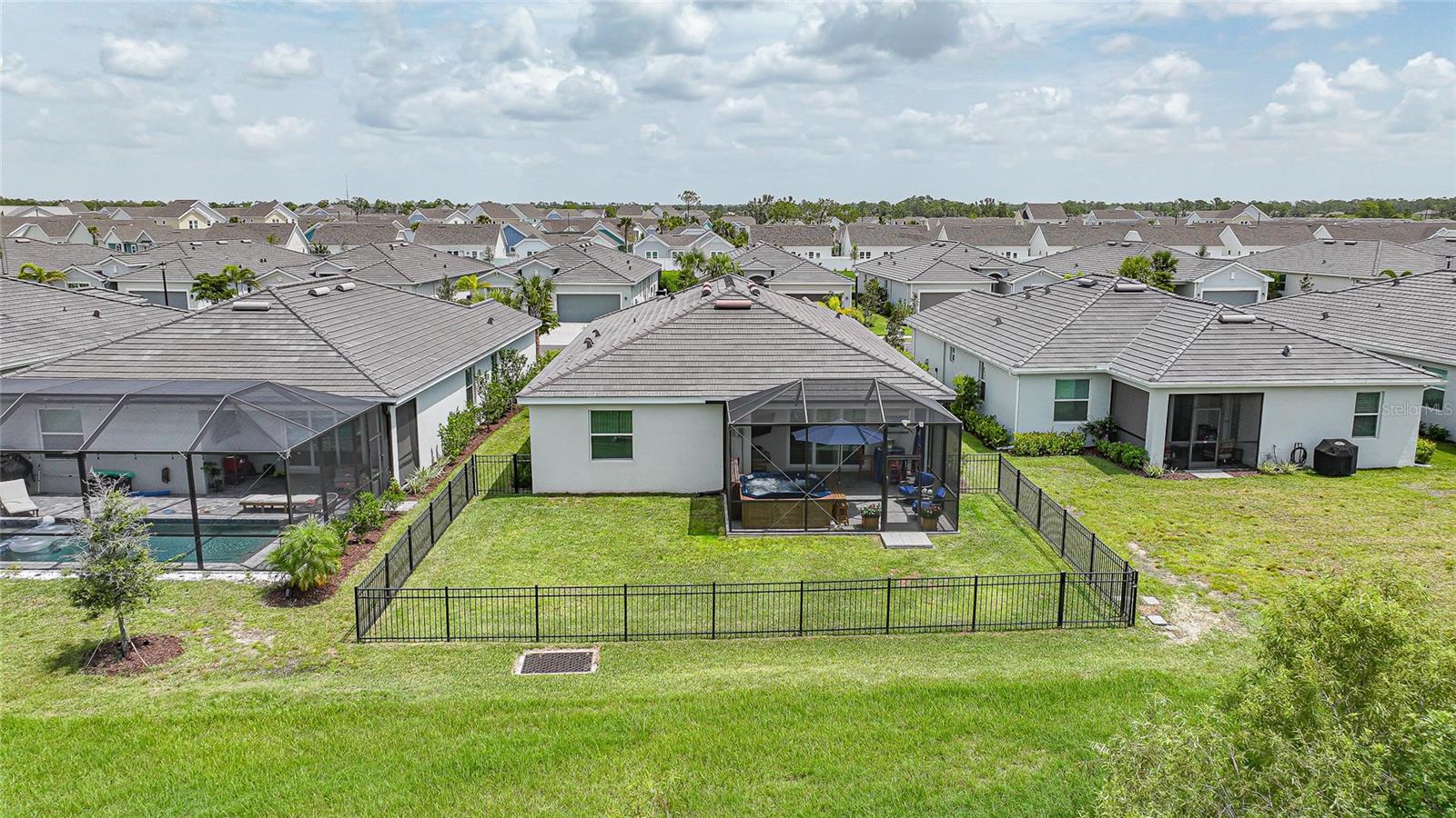 Image 39 of 45 For 11383 Burgundy Drive