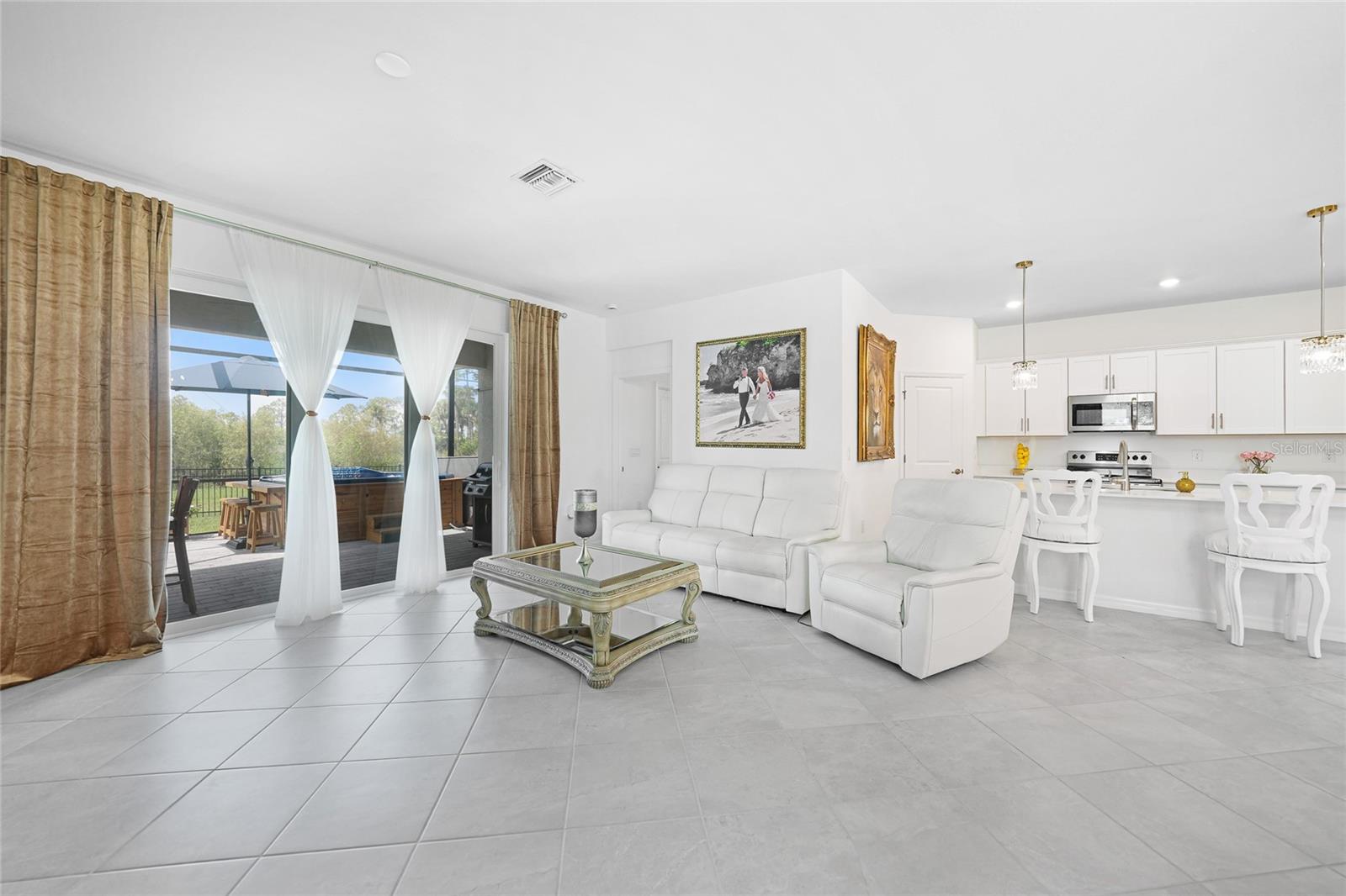 Image 5 of 45 For 11383 Burgundy Drive