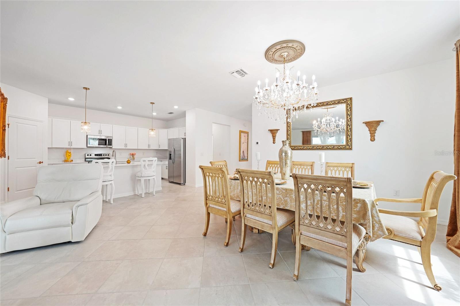 Image 6 of 45 For 11383 Burgundy Drive