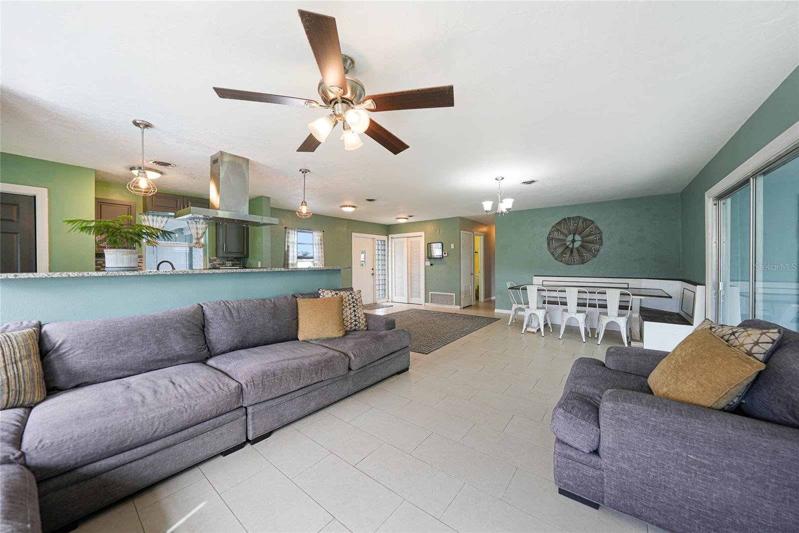 Image 12 of 33 For 21524 Edgewater Drive