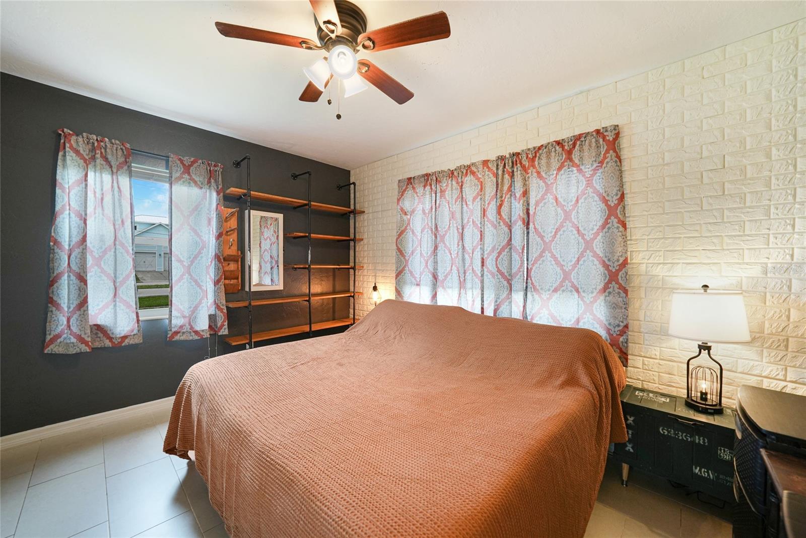 Image 14 of 33 For 21524 Edgewater Drive
