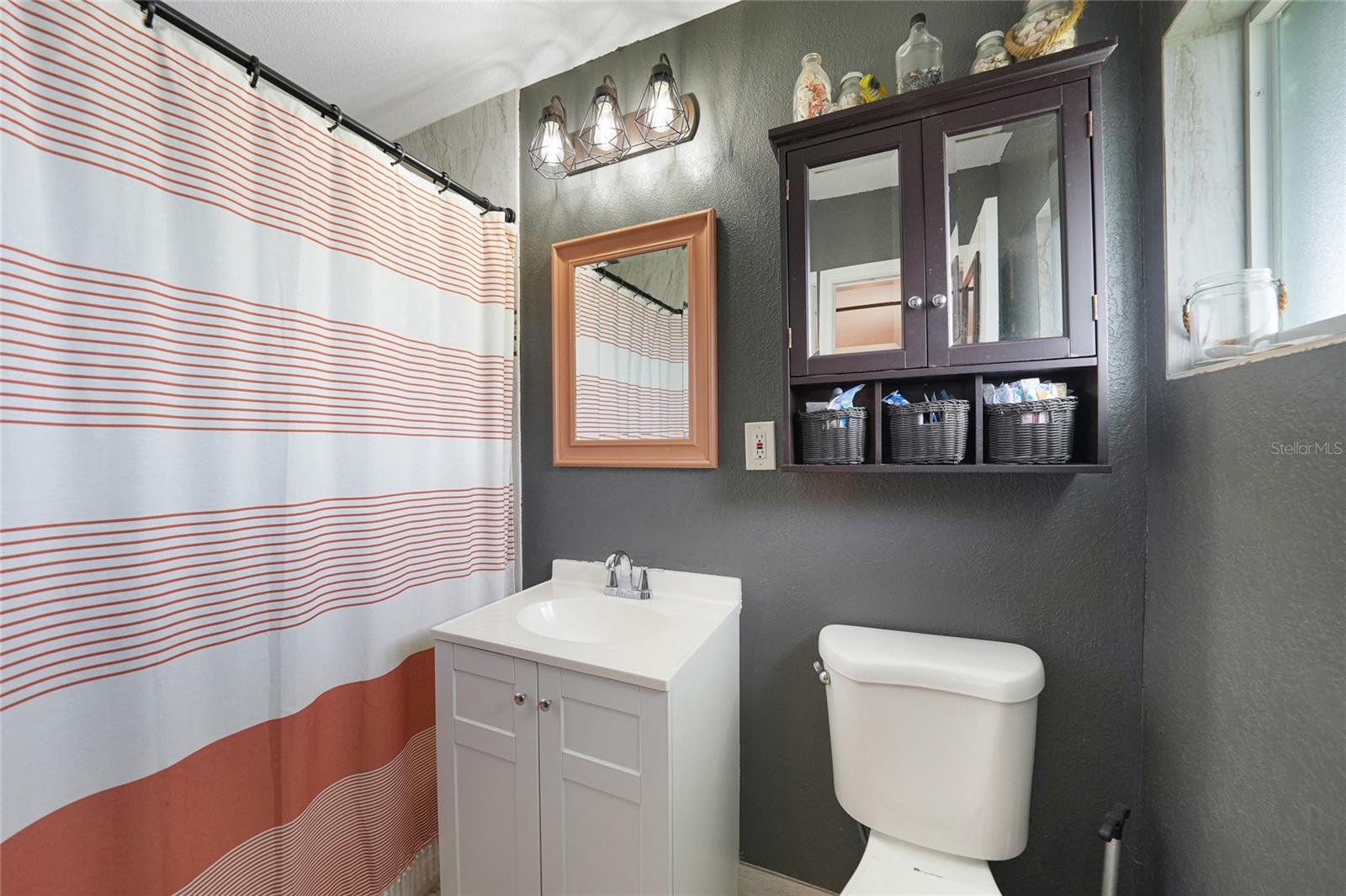 Image 15 of 33 For 21524 Edgewater Drive