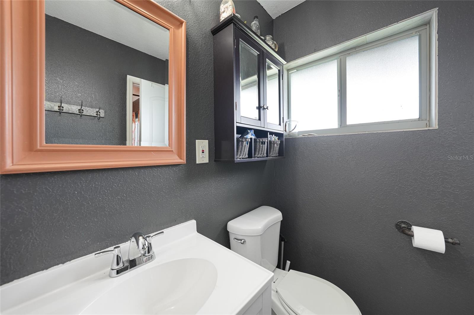 Image 16 of 33 For 21524 Edgewater Drive