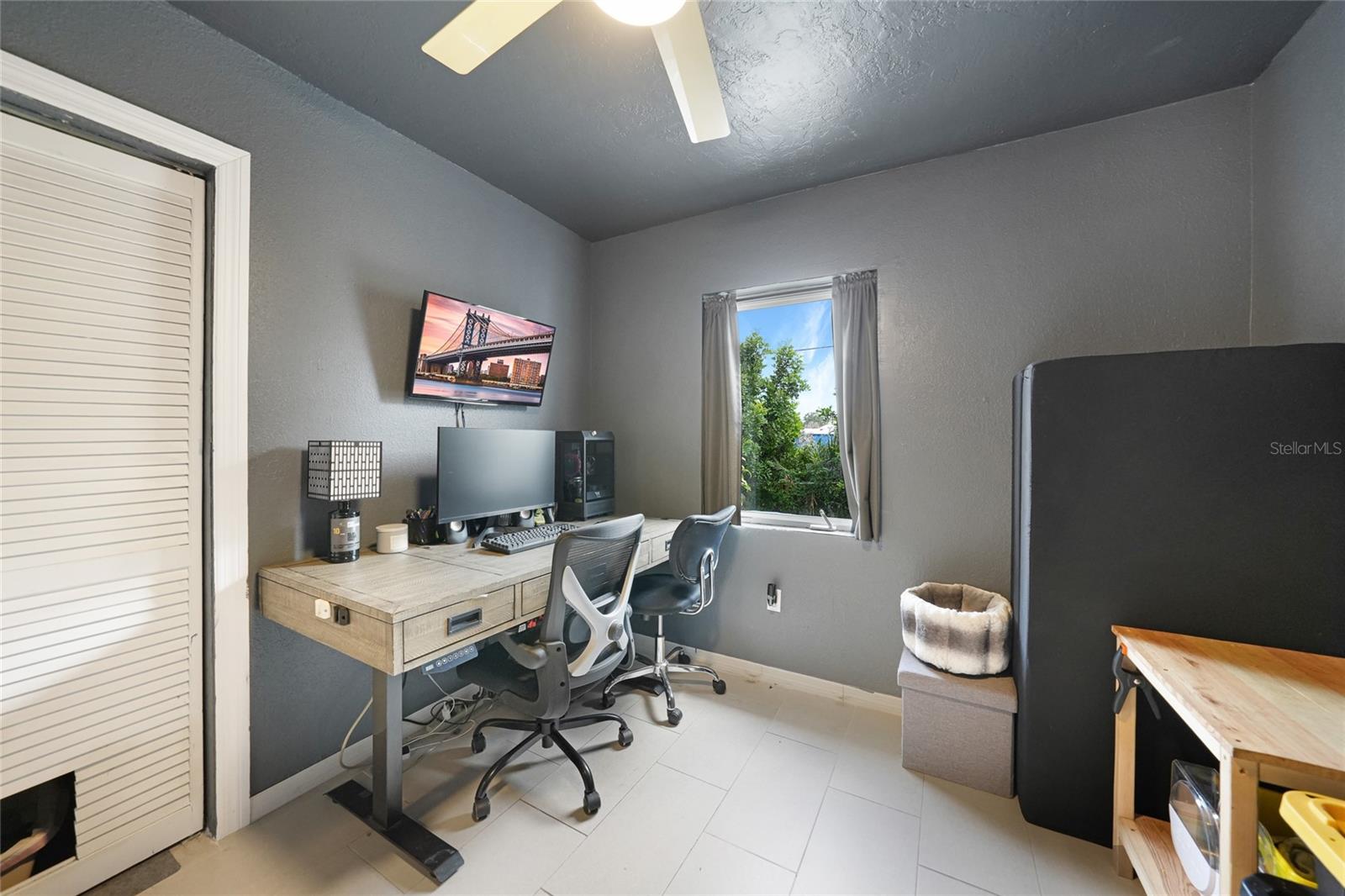 Image 18 of 33 For 21524 Edgewater Drive