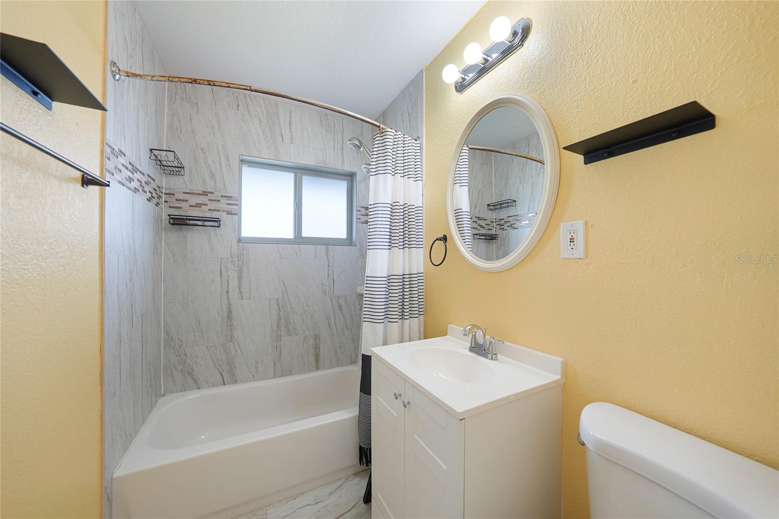 Image 19 of 33 For 21524 Edgewater Drive