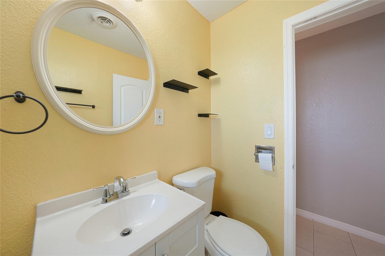 Image 20 of 33 For 21524 Edgewater Drive
