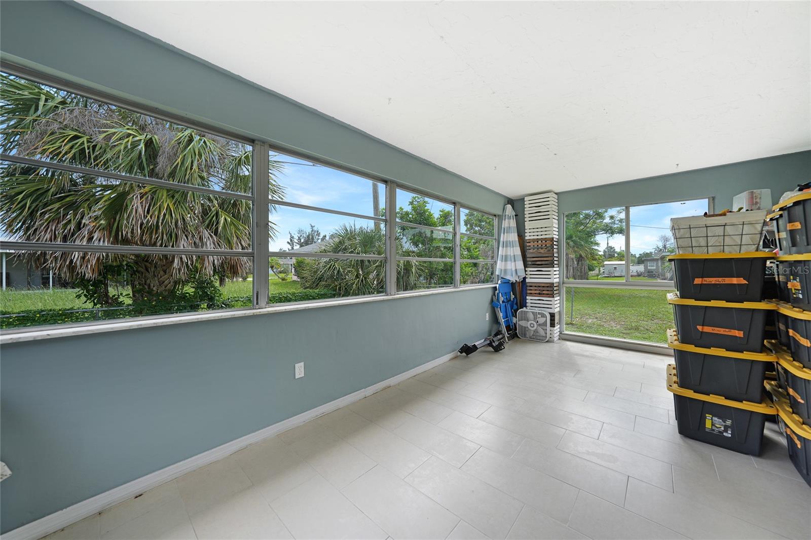 Image 23 of 33 For 21524 Edgewater Drive