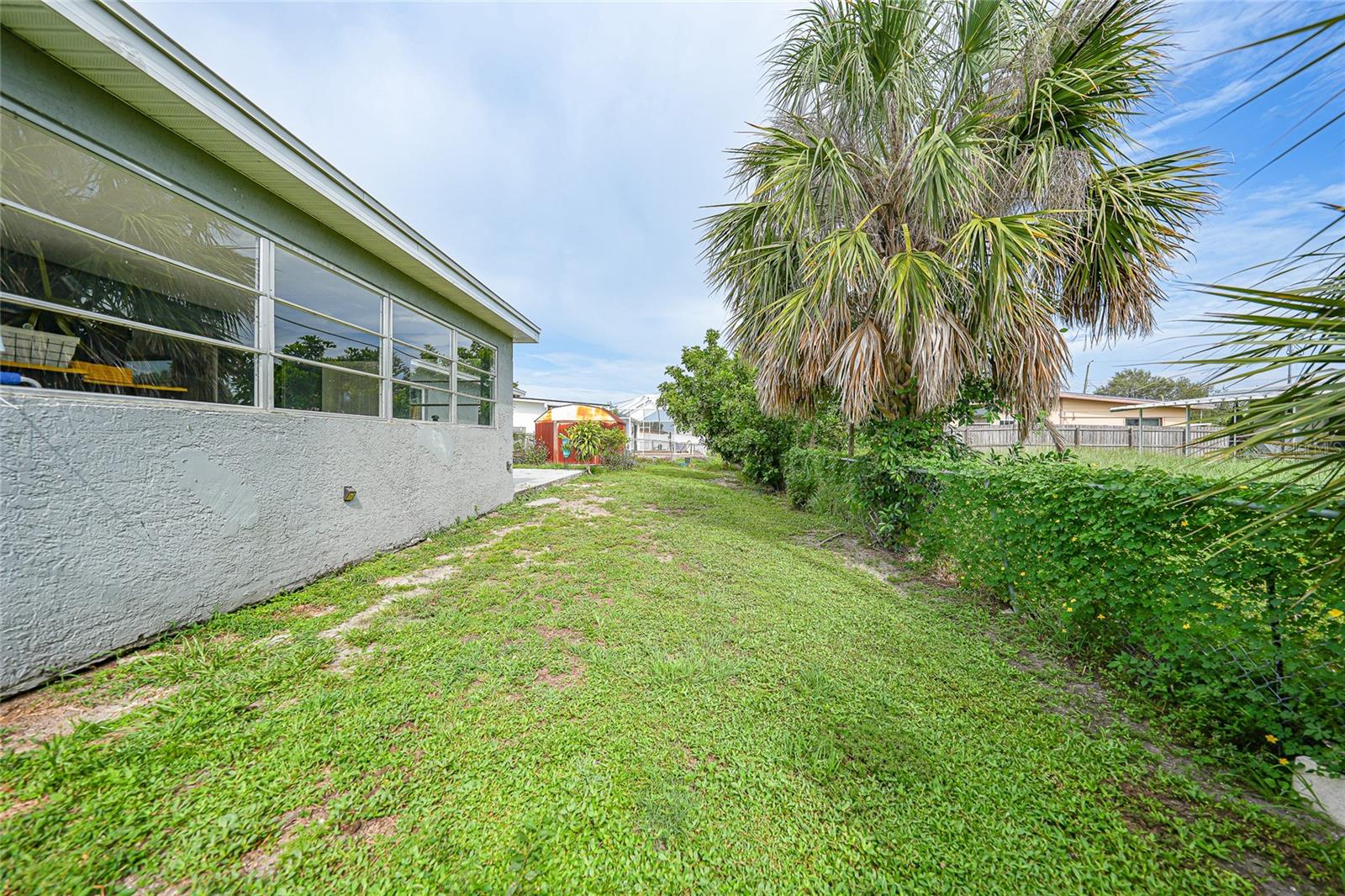 Image 28 of 33 For 21524 Edgewater Drive