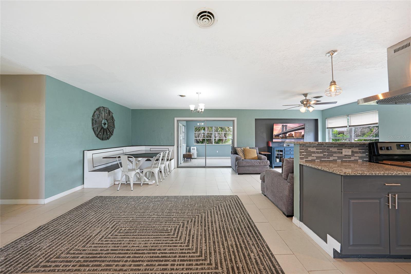 Image 3 of 33 For 21524 Edgewater Drive