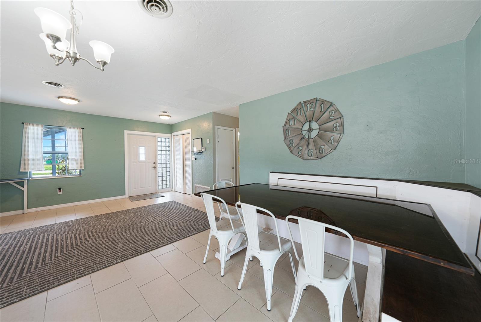 Image 4 of 33 For 21524 Edgewater Drive