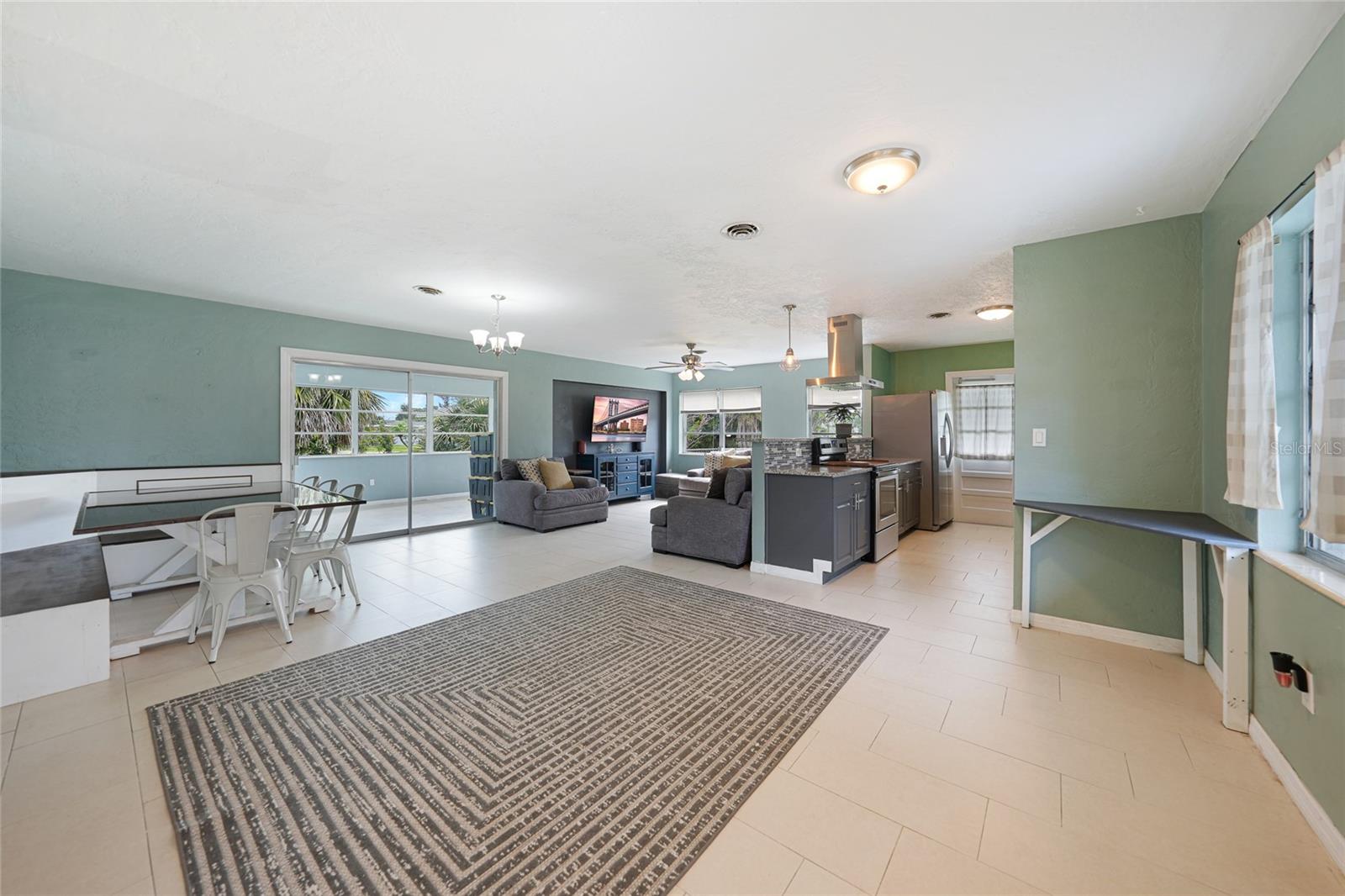 Image 9 of 33 For 21524 Edgewater Drive