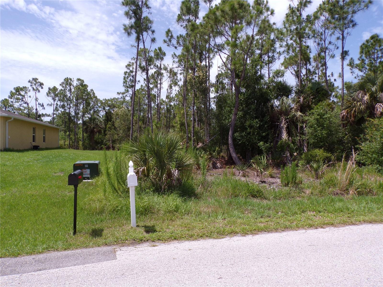 Image 5 of 13 For 23413 Patera Avenue