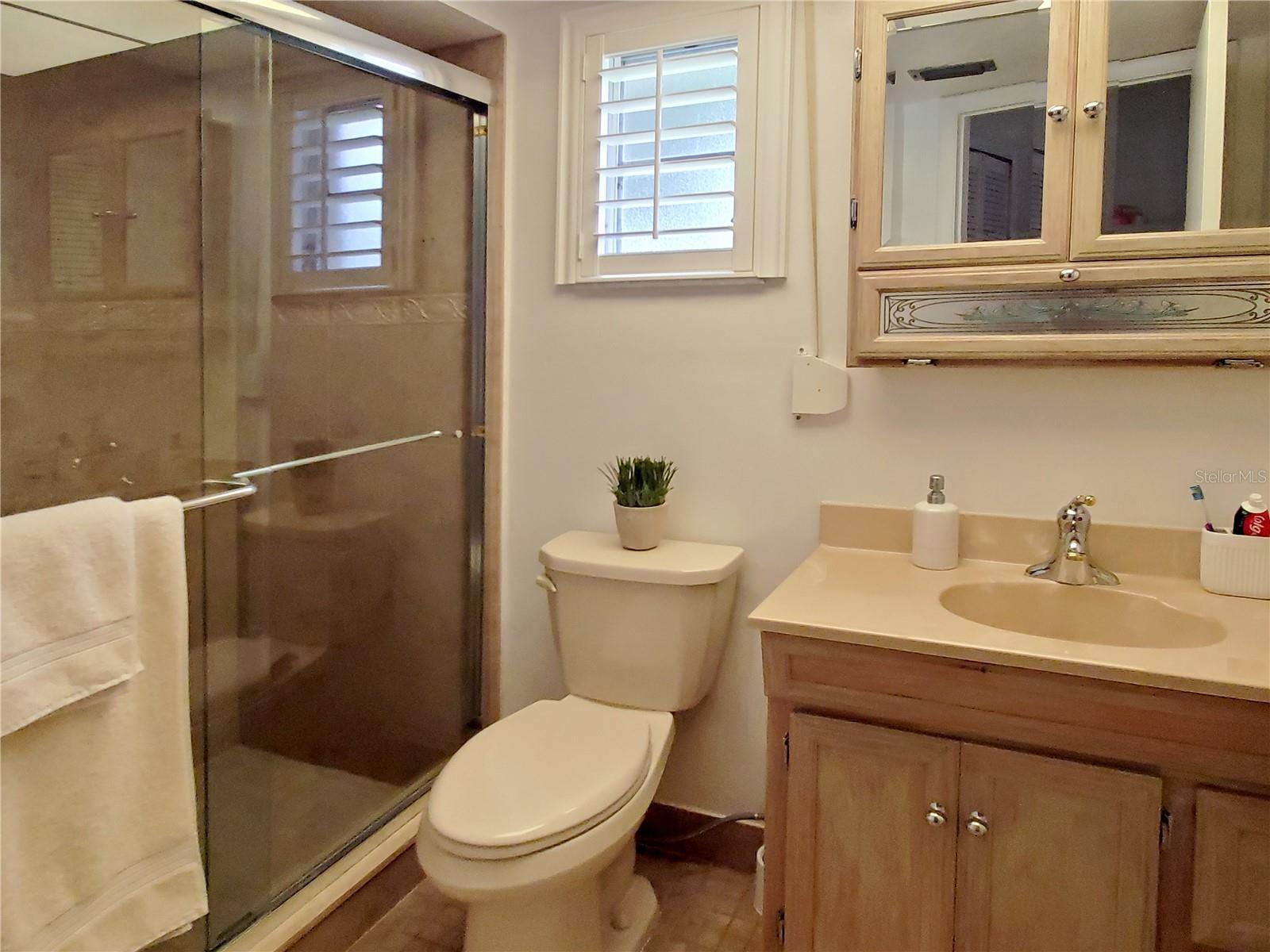 Image 15 of 59 For 2220 Broad Ranch Dr