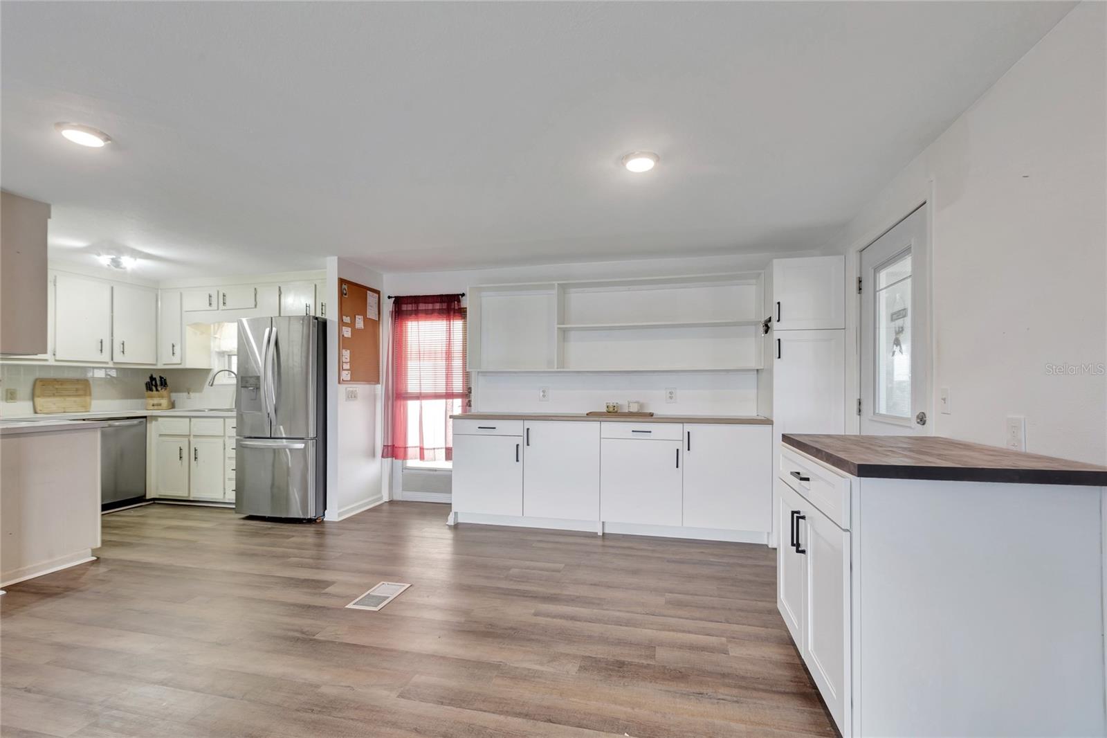 Image 8 of 64 For 2100 Kings Highway 1052