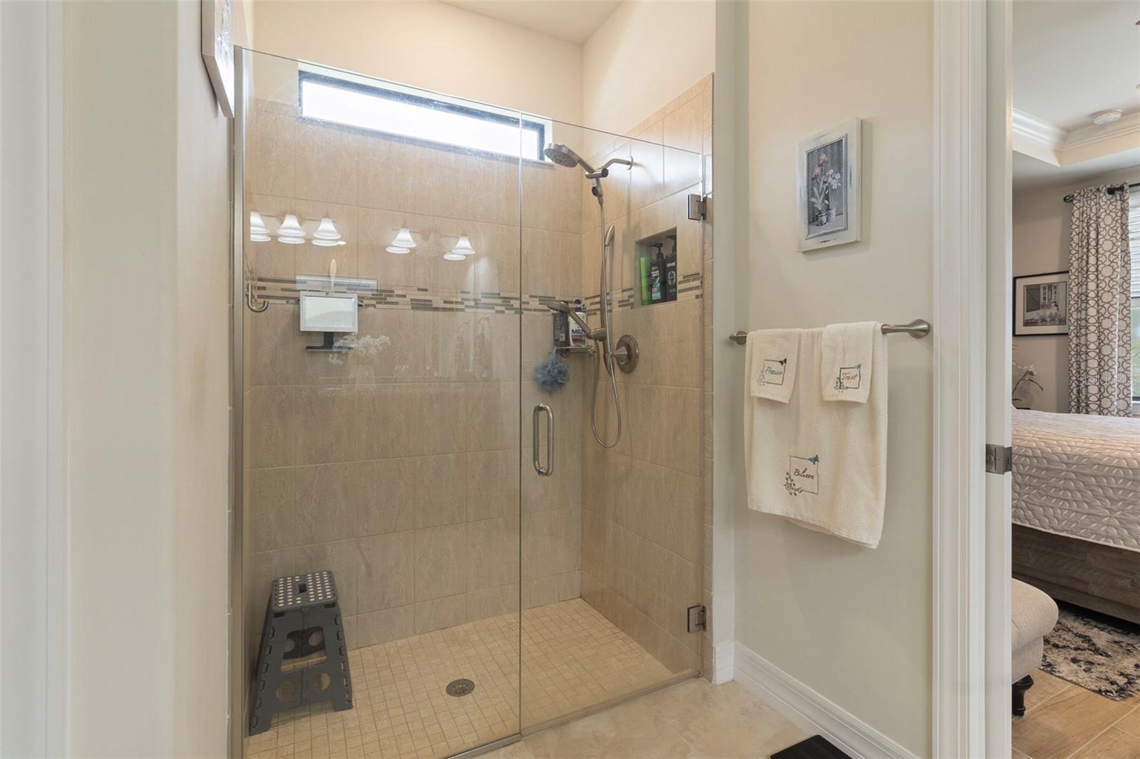 Image 21 of 42 For 13935 Campoleone Street