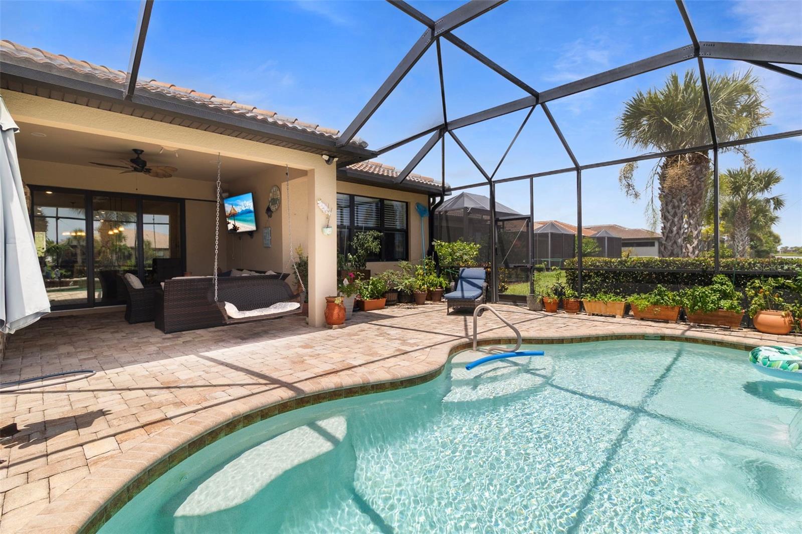 Image 33 of 42 For 13935 Campoleone Street