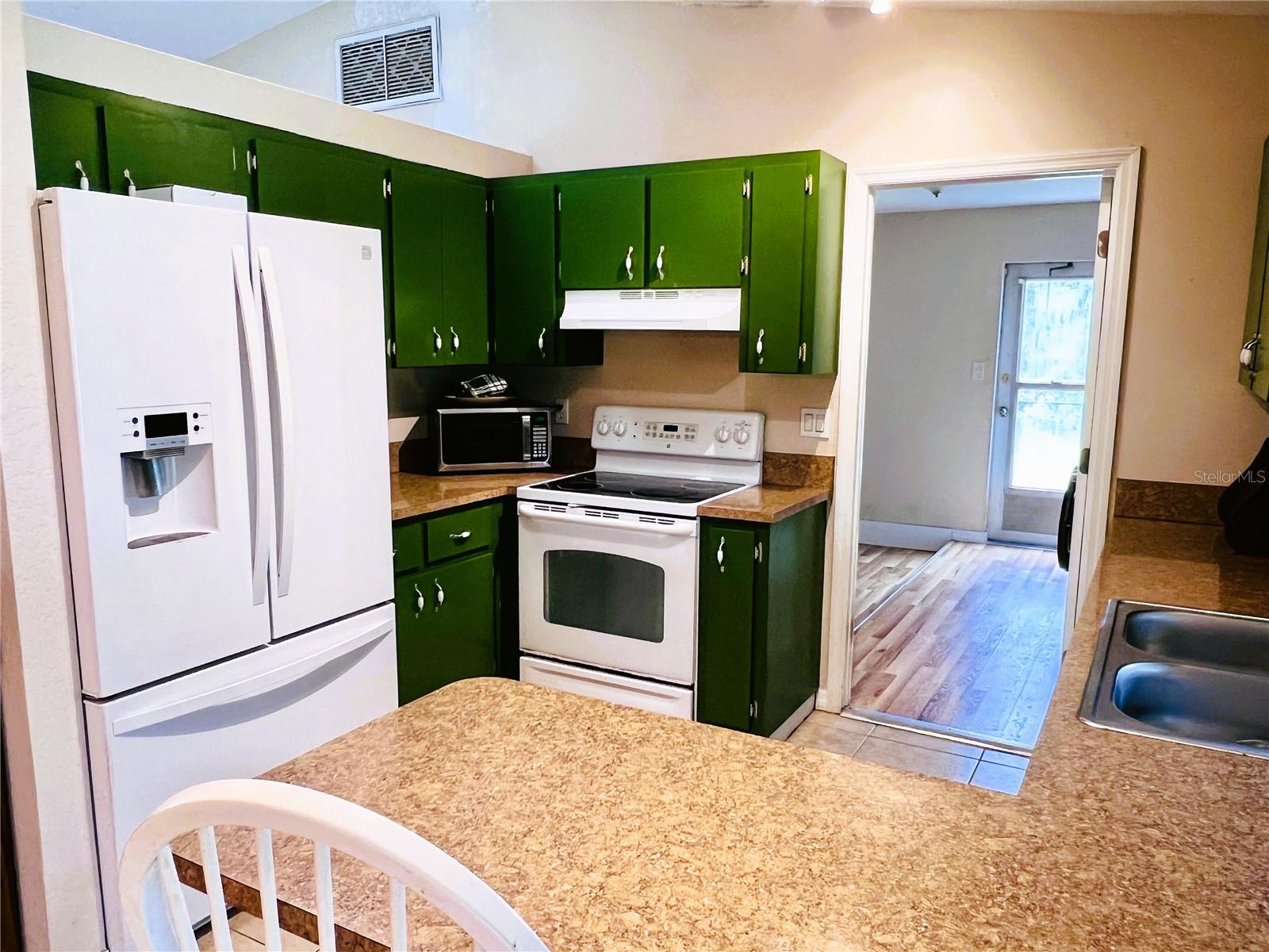 Image 4 of 29 For 15090 Rebecca Avenue
