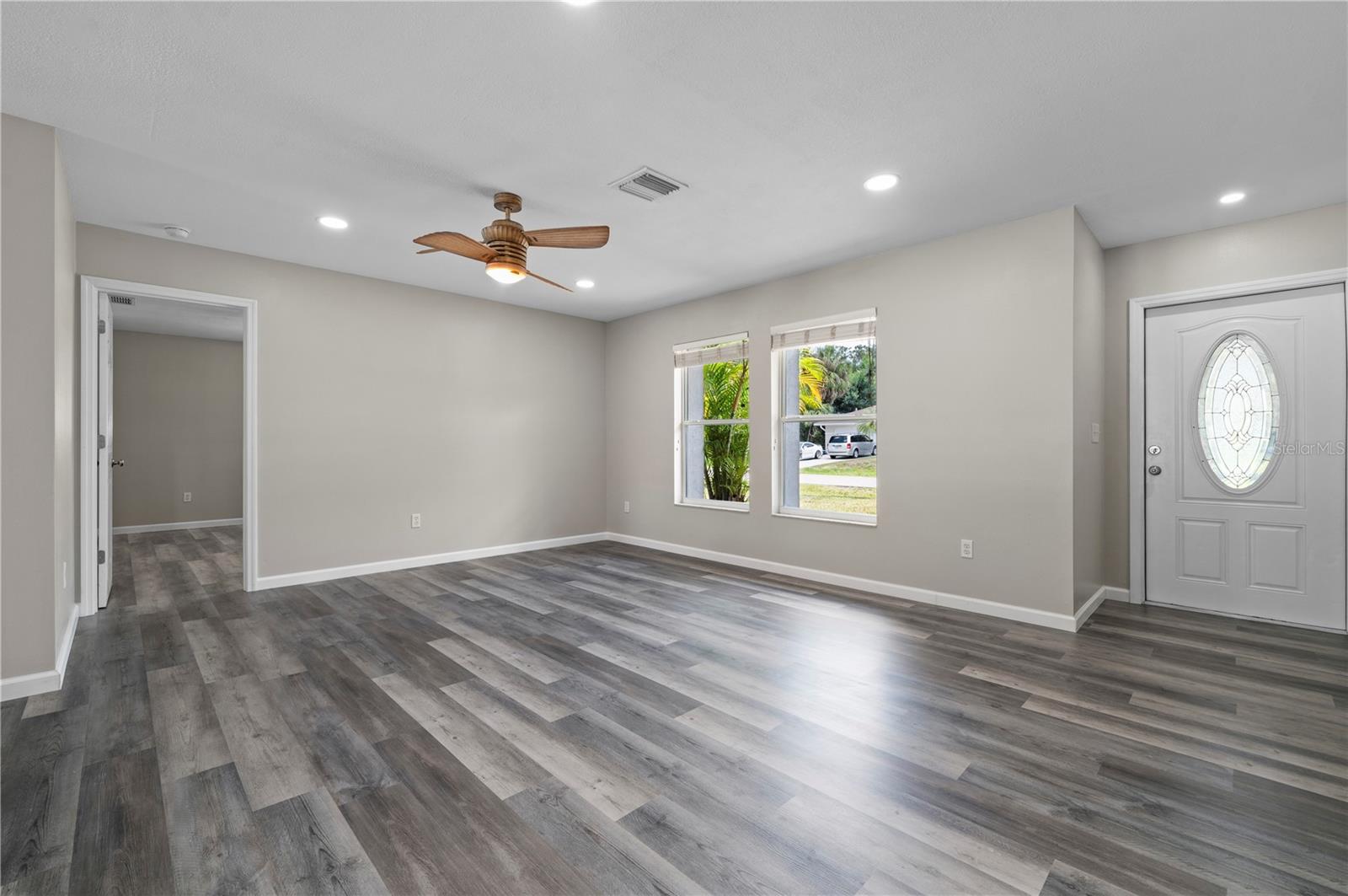 Image 6 of 59 For 732 Haleybury Street