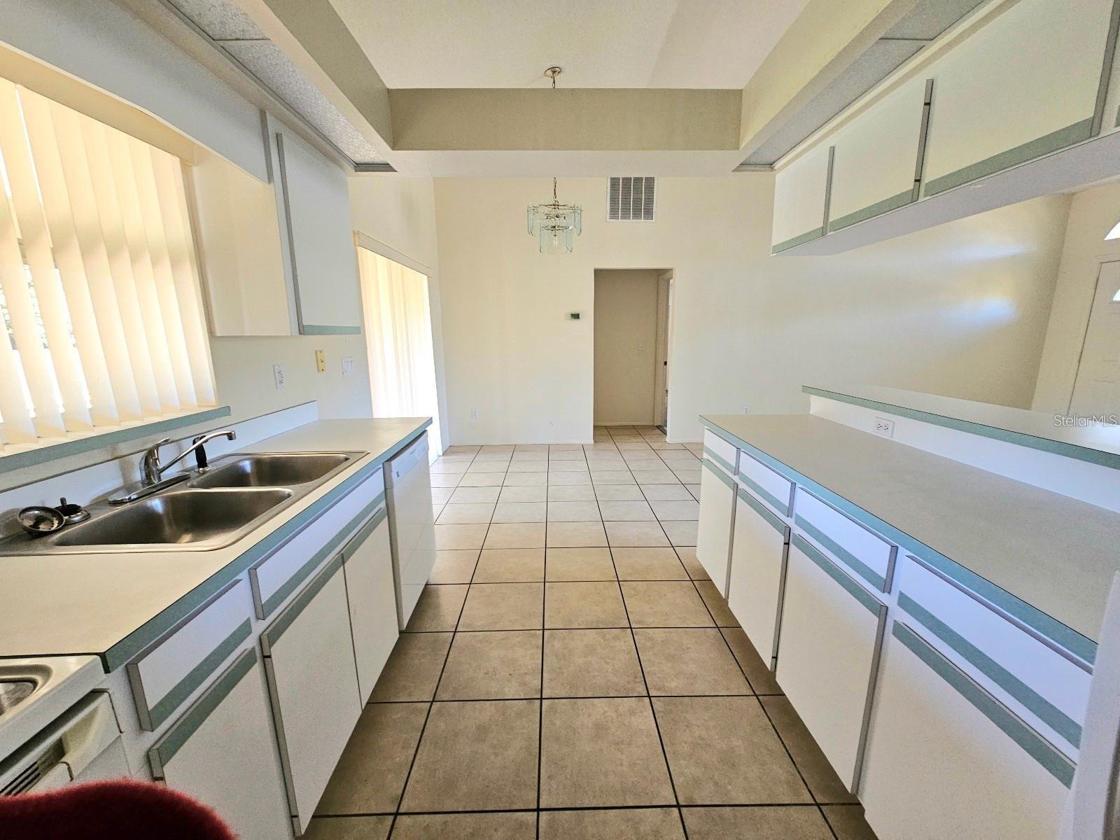 Image 10 of 40 For 6222 Berkeley Street
