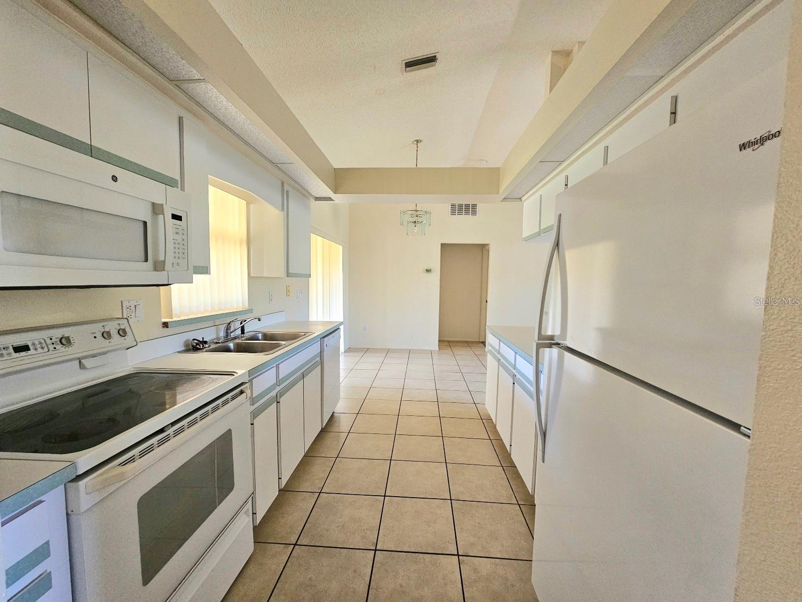 Image 9 of 40 For 6222 Berkeley Street