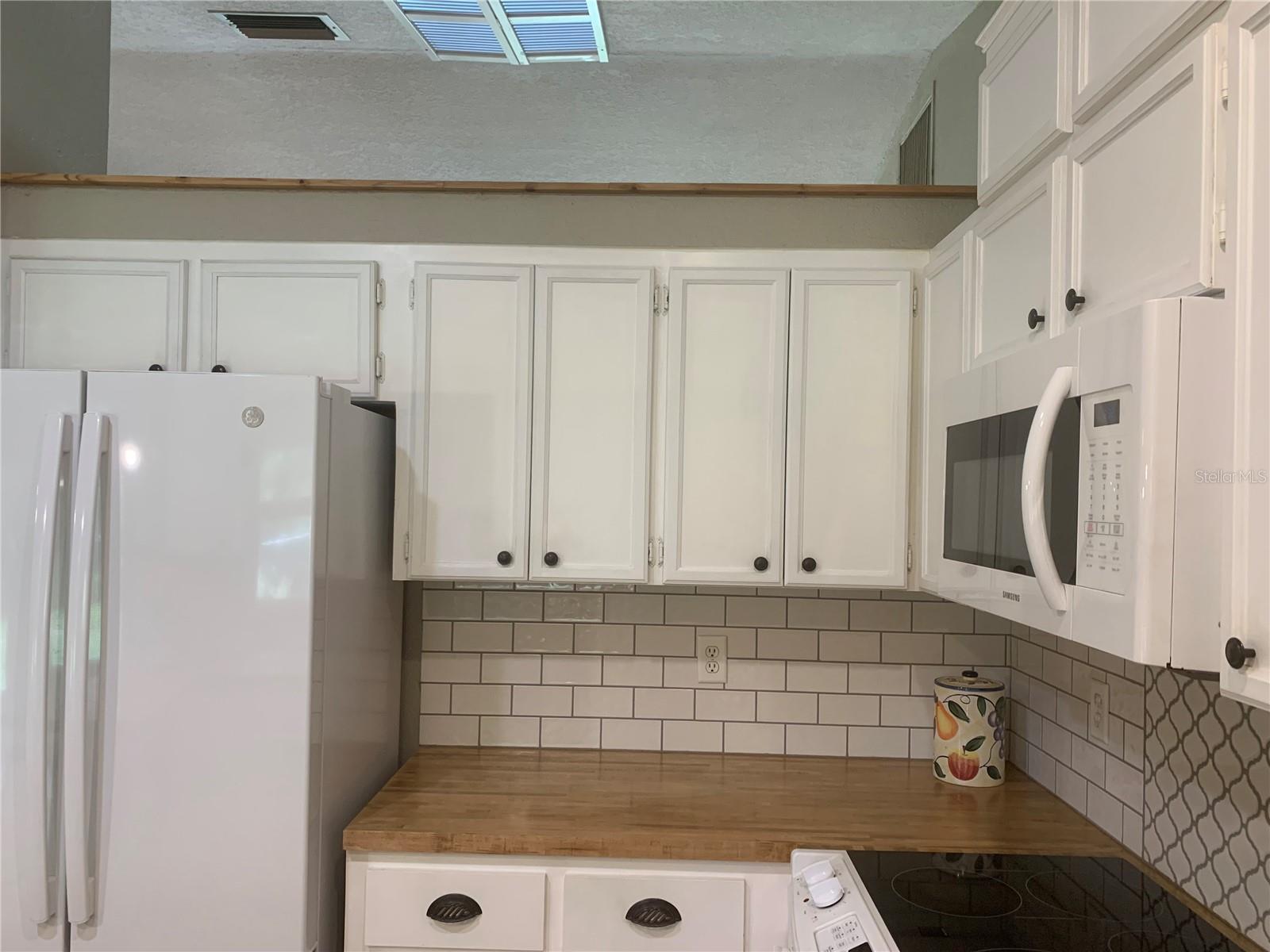 Image 13 of 33 For 17497 Clover Avenue