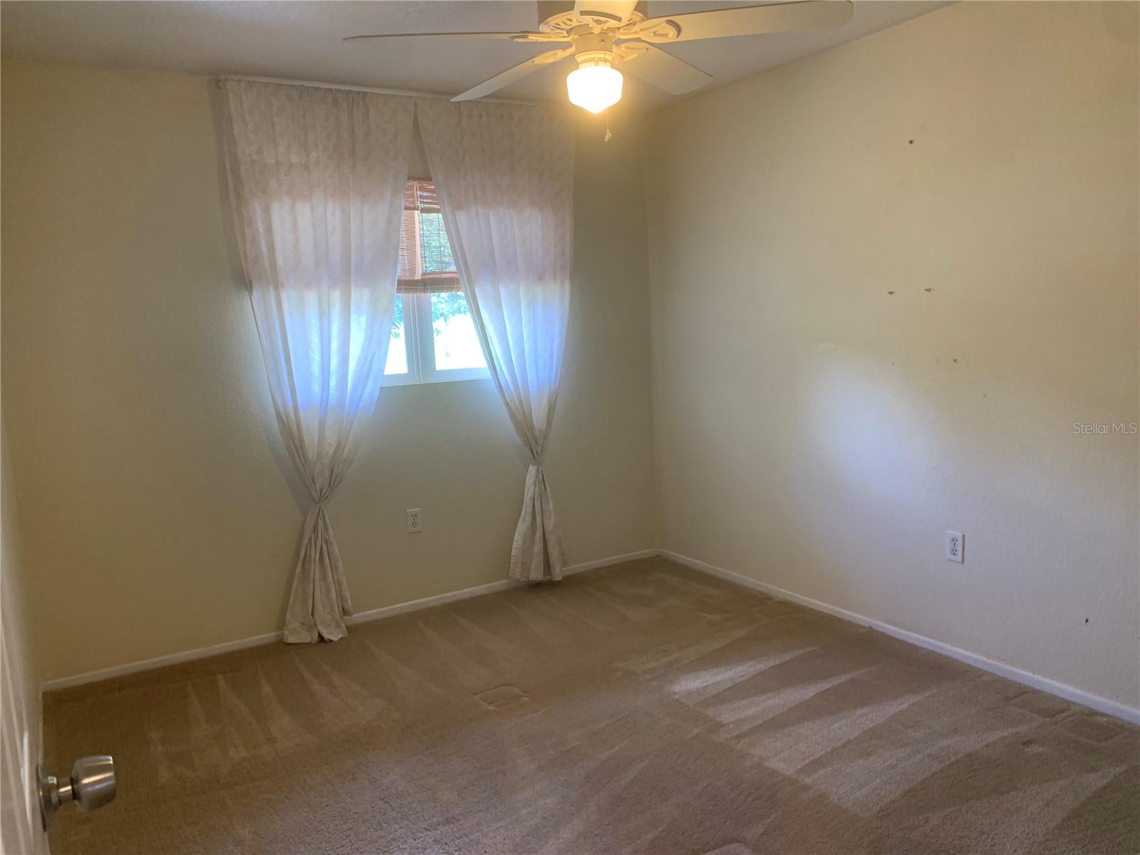 Image 21 of 33 For 17497 Clover Avenue