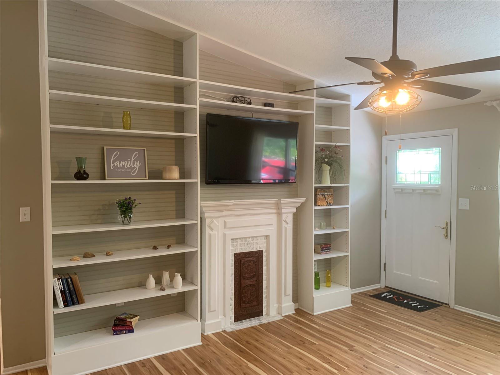 Image 4 of 33 For 17497 Clover Avenue