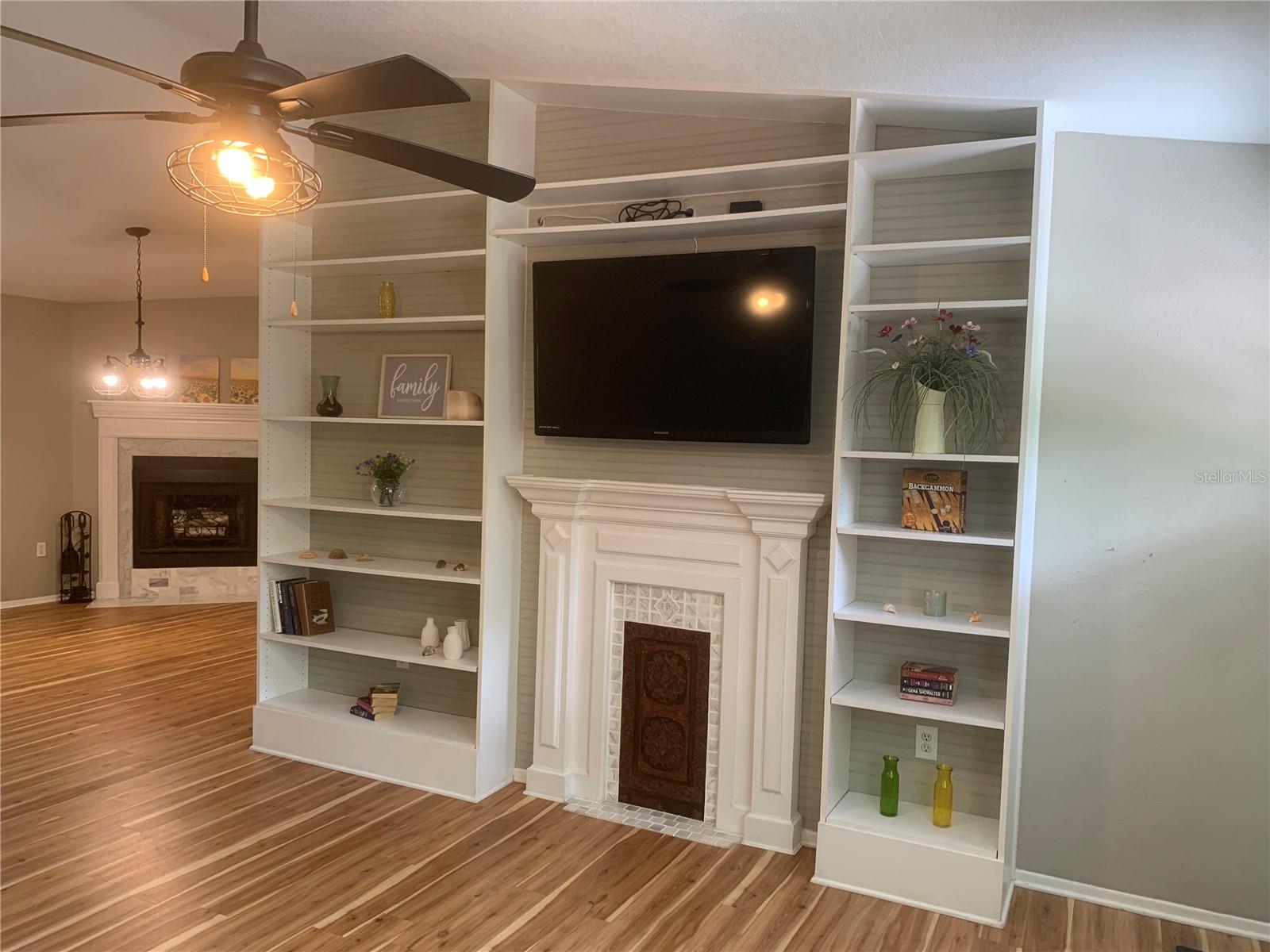 Image 5 of 33 For 17497 Clover Avenue