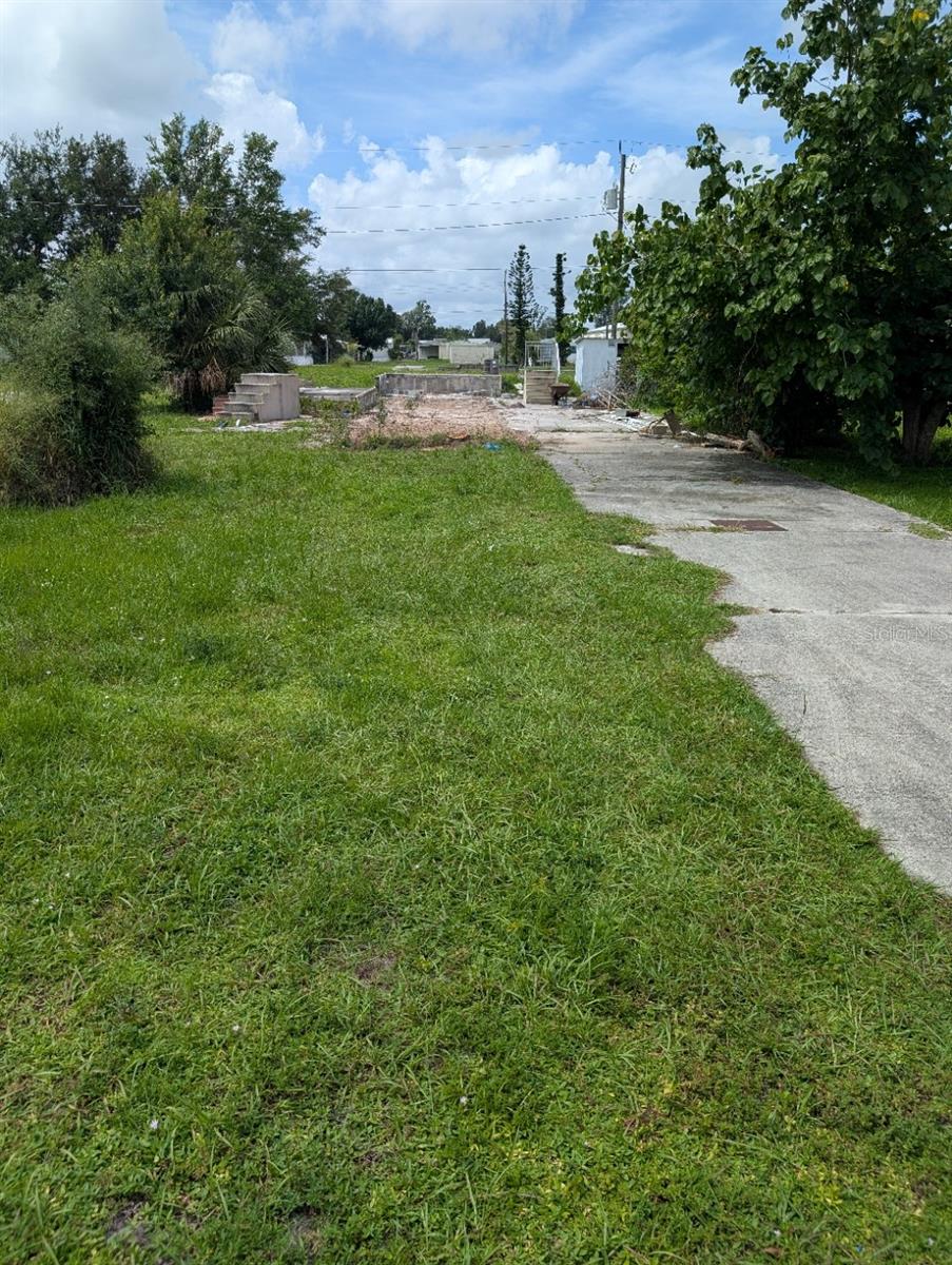 Image 4 of 4 For 29181 Crawford Avenue