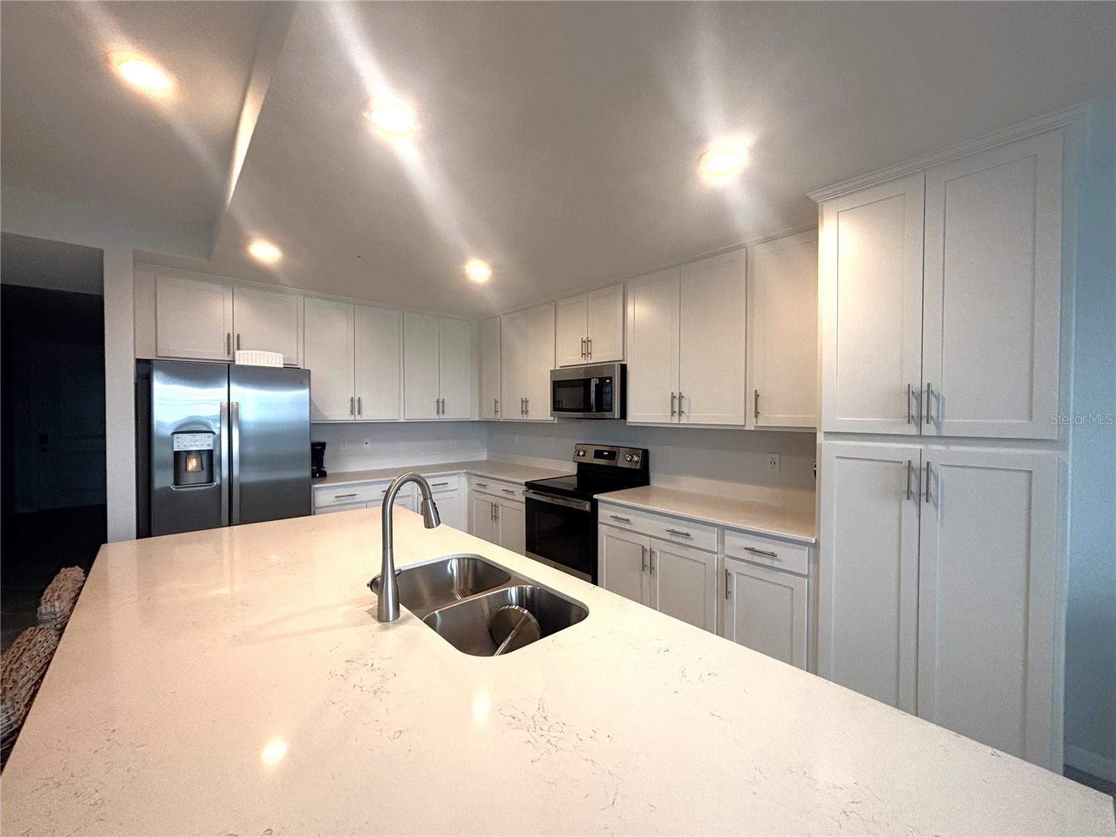 Image 4 of 41 For 12140 Wellen Golf Street 106