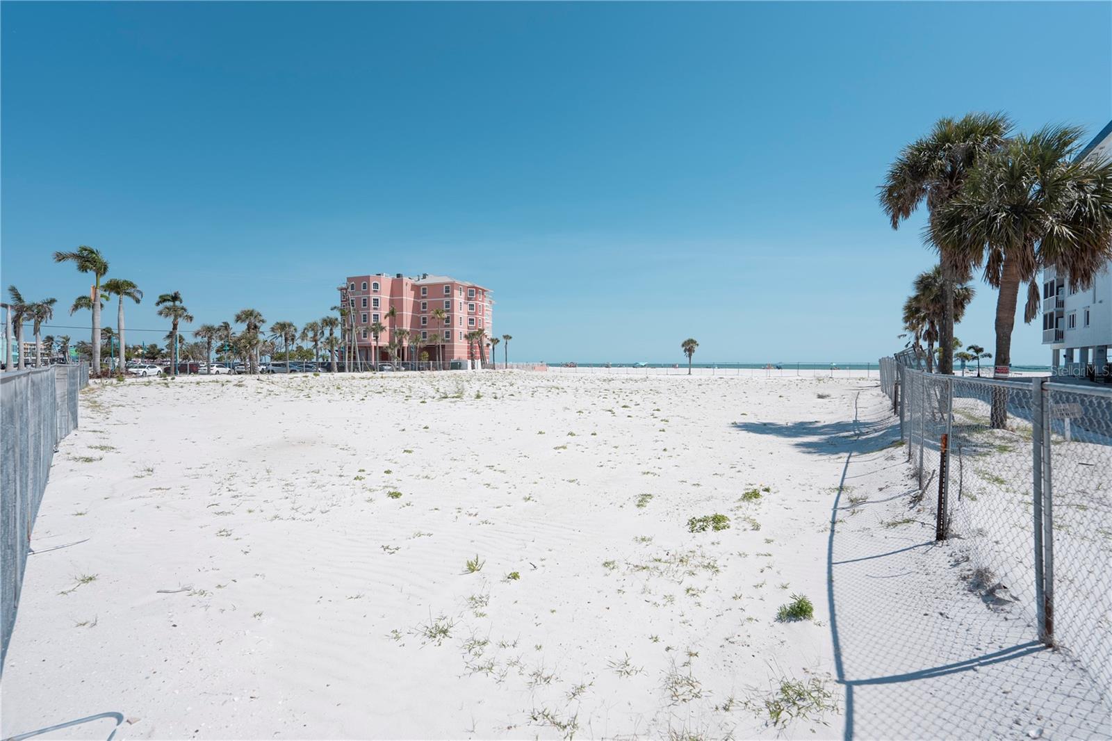Listing photo id 11 for 800-802 Estero Boulevard 1