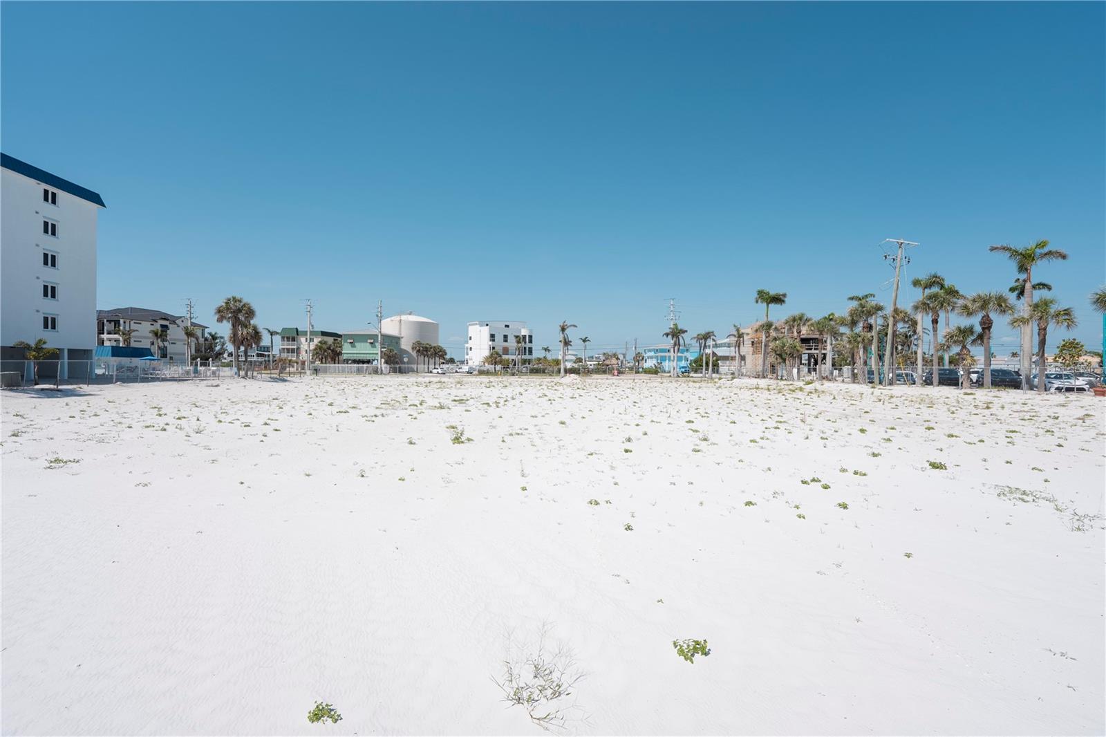 Listing photo id 14 for 800-802 Estero Boulevard 1