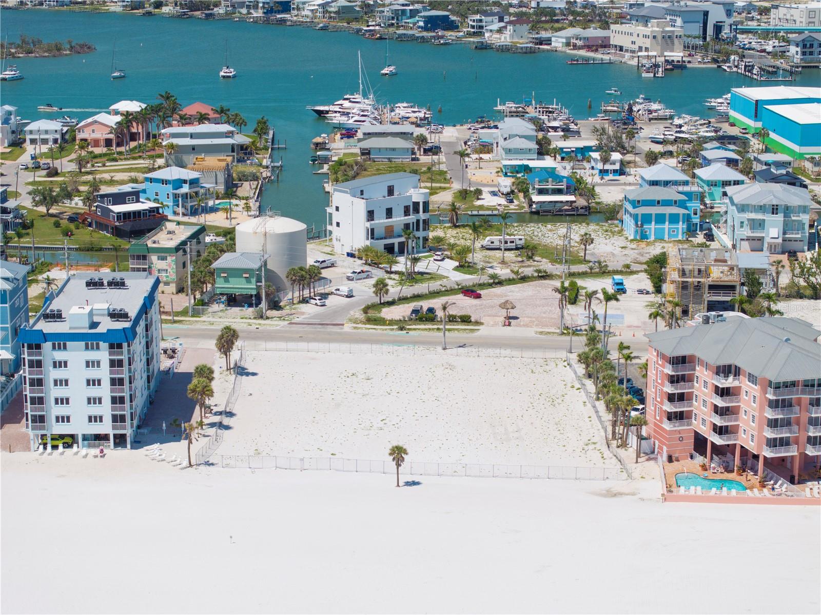 Listing photo id 16 for 800-802 Estero Boulevard 1