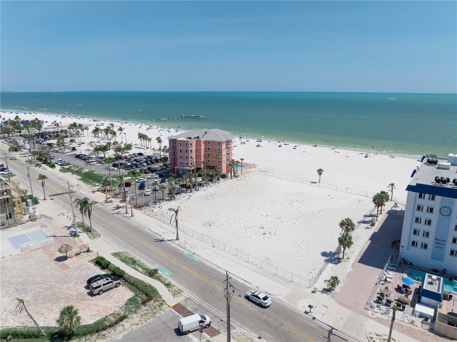 Listing photo id 18 for 800-802 Estero Boulevard 1