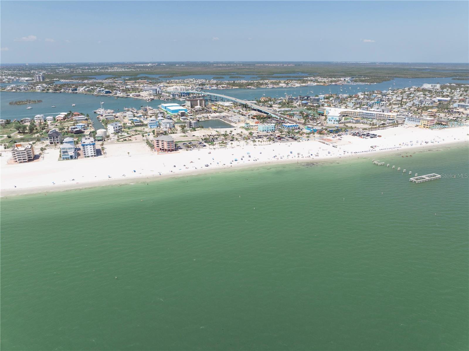 Listing photo id 19 for 800-802 Estero Boulevard 1