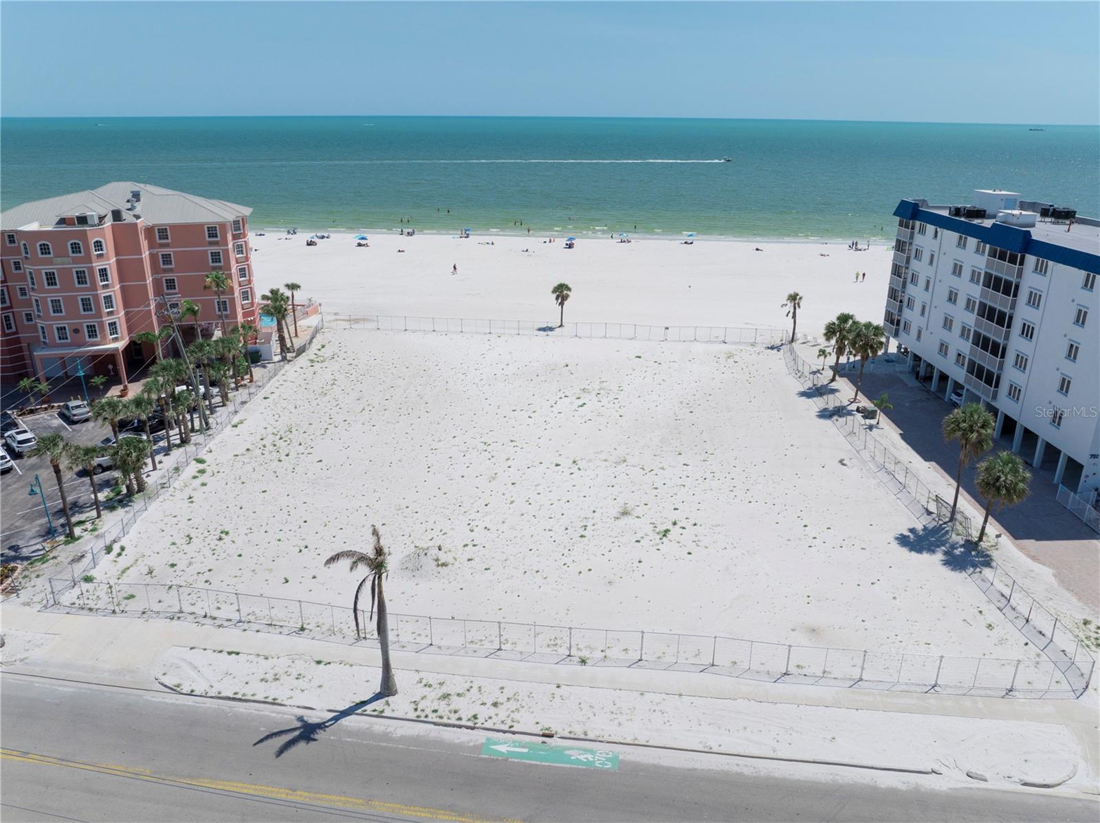 Listing photo id 21 for 800-802 Estero Boulevard 1