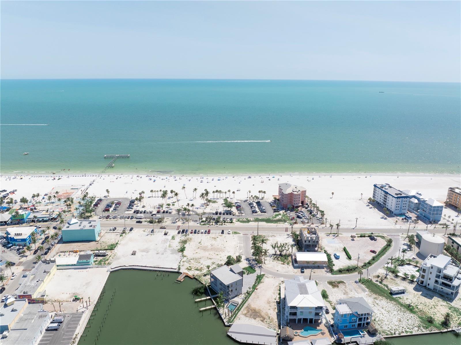 Listing photo id 26 for 800-802 Estero Boulevard 1