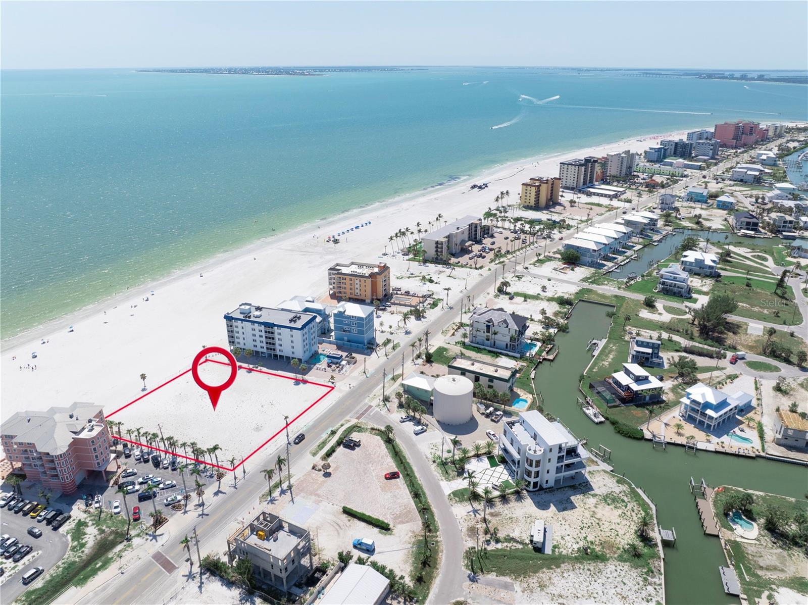 Listing photo id 36 for 800-802 Estero Boulevard 1