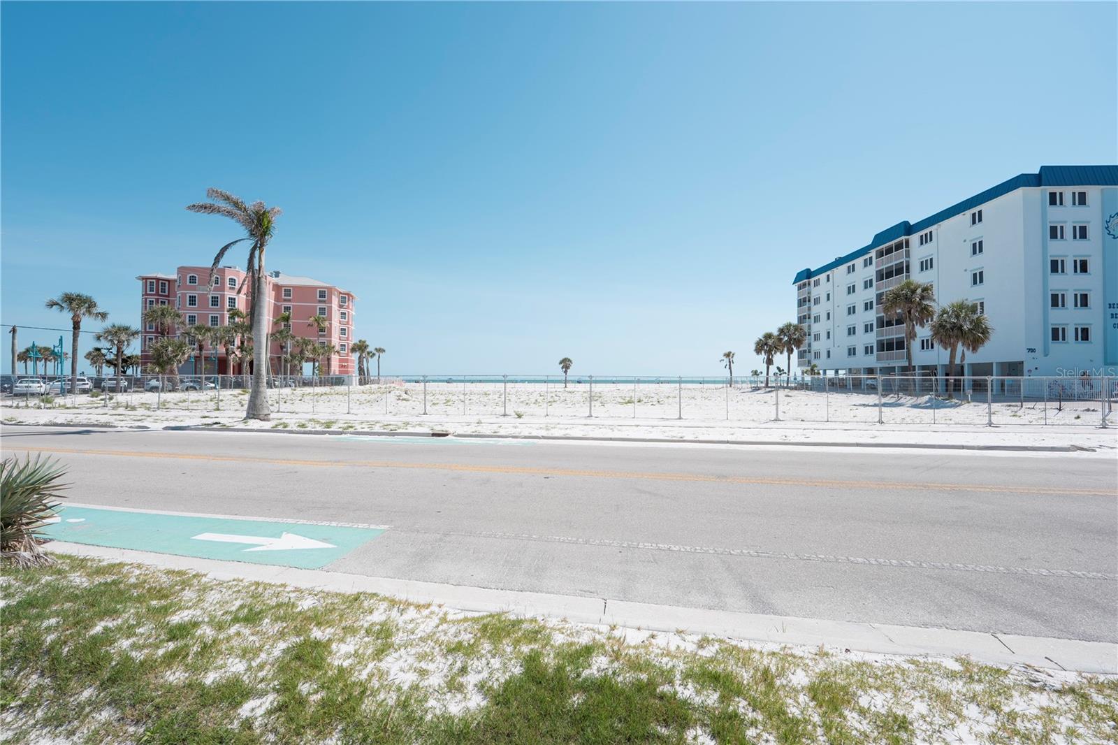 Listing photo id 2 for 800-802 Estero Boulevard 1