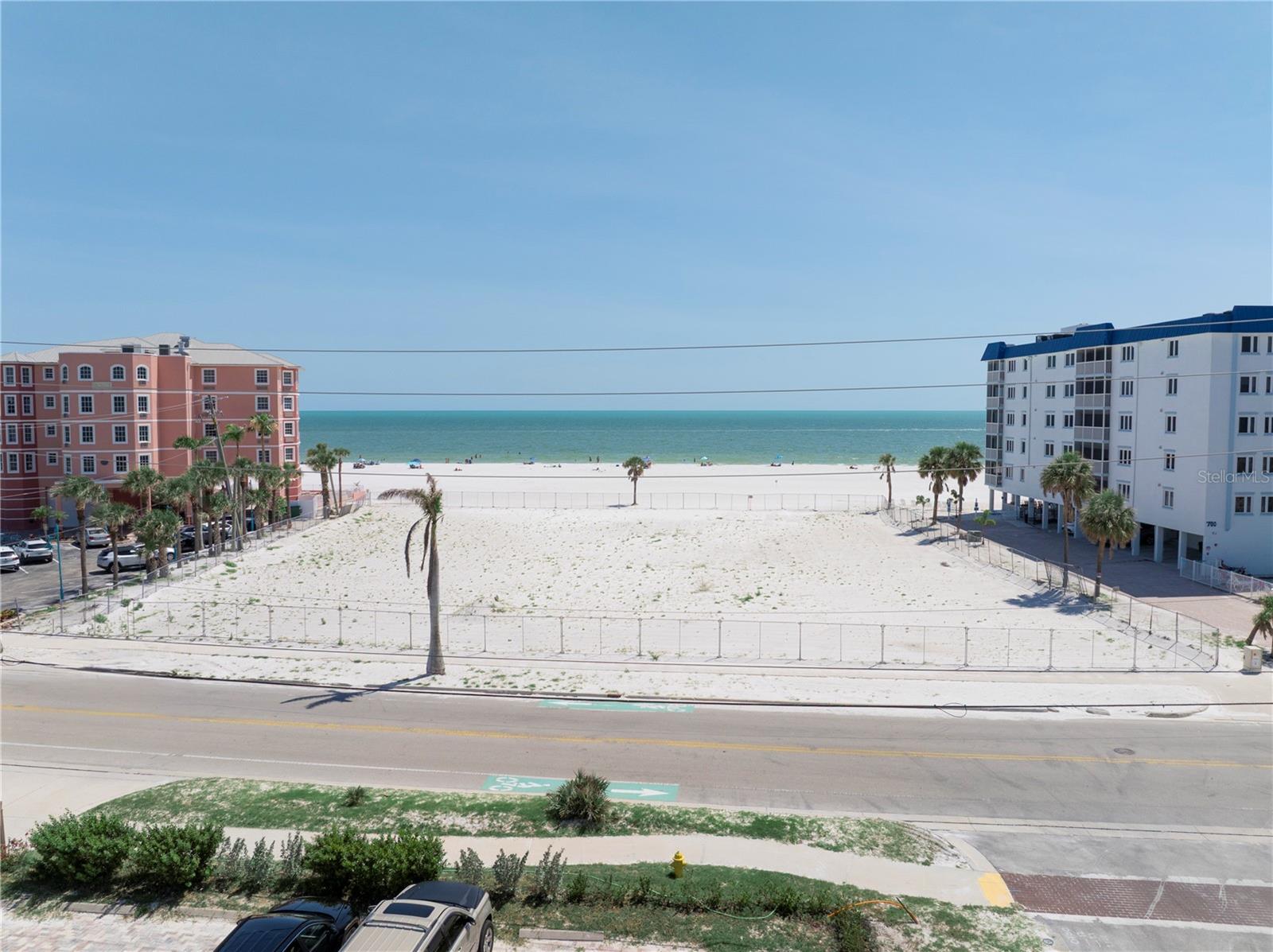 Listing photo id 4 for 800-802 Estero Boulevard 1