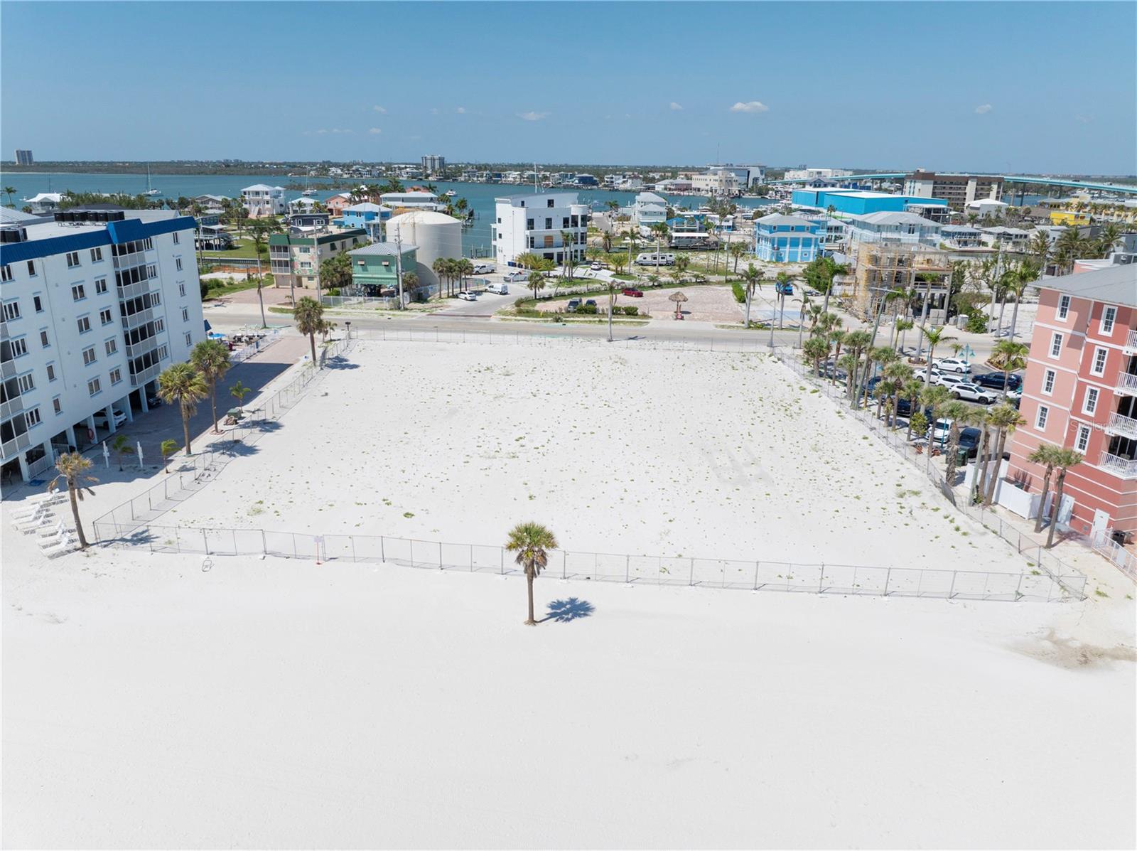 Listing photo id 5 for 800-802 Estero Boulevard 1