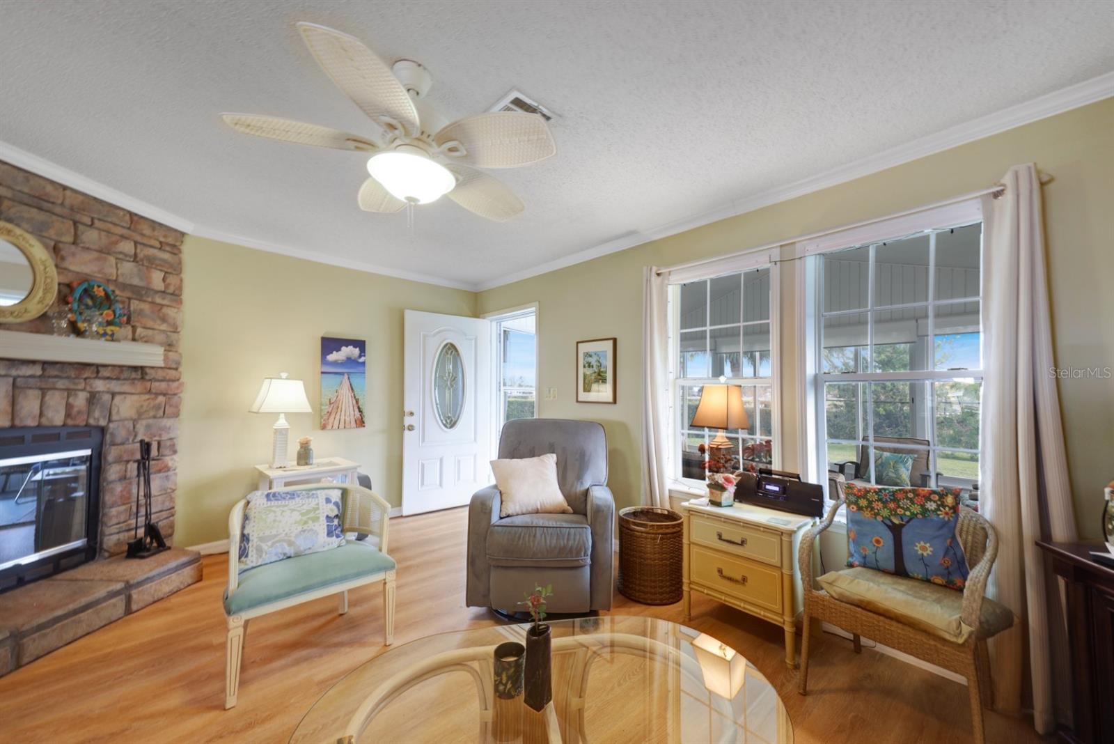 Image 10 of 99 For 2100 Kings Highway 376