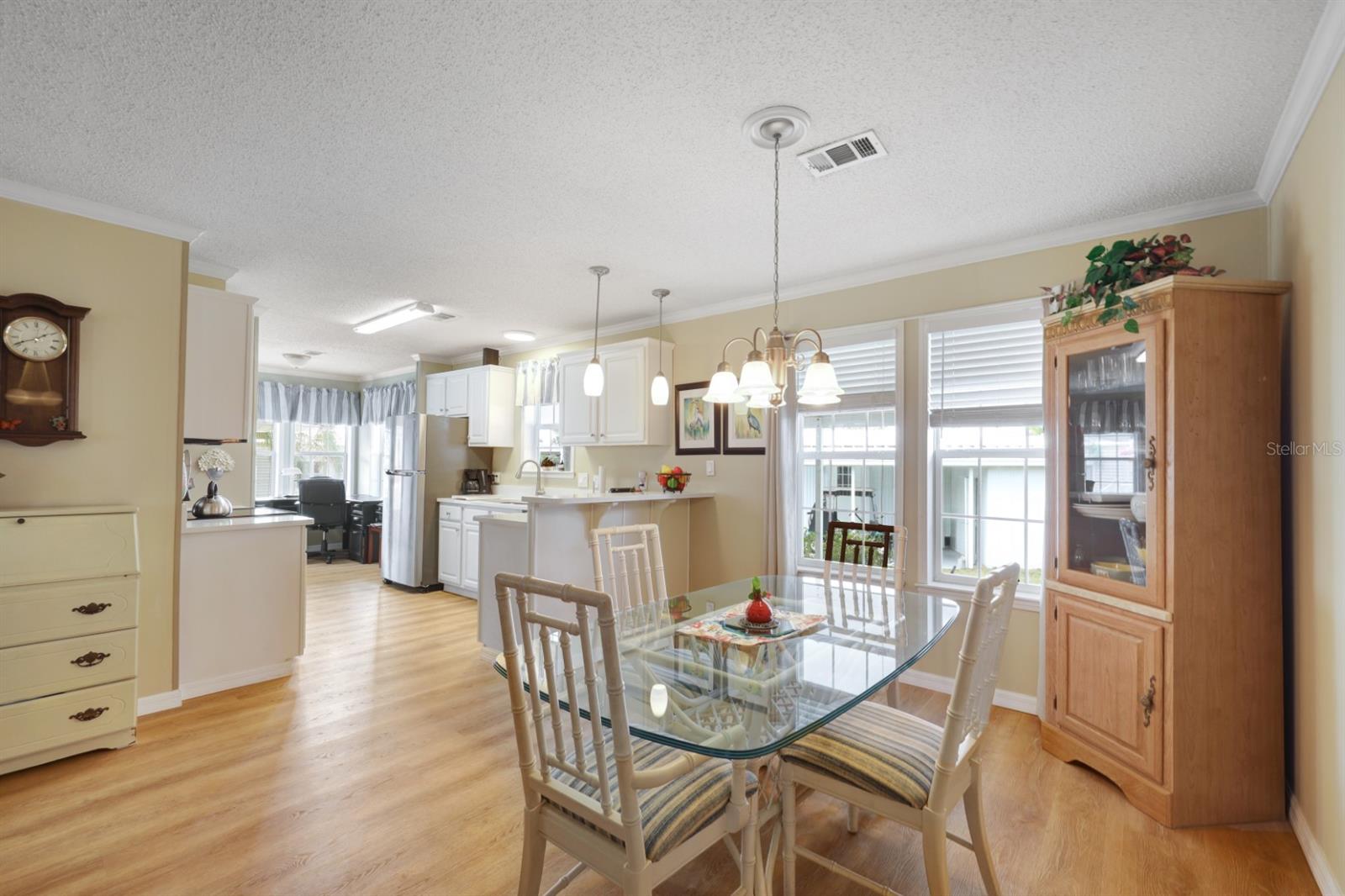 Image 14 of 99 For 2100 Kings Highway 376