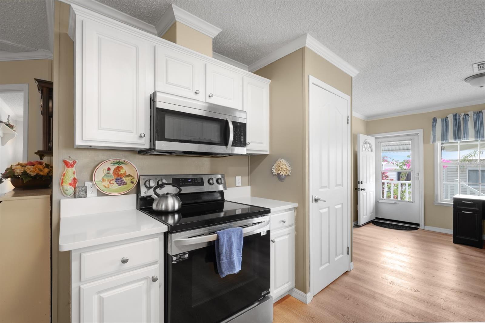 Image 17 of 99 For 2100 Kings Highway 376
