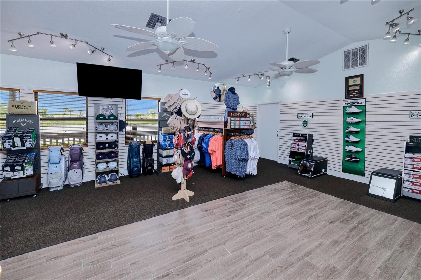 Image 49 of 99 For 2100 Kings Highway 376