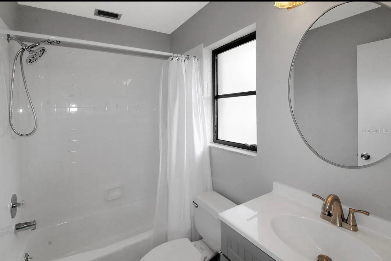 Image 11 of 13 For 1755 Florence Avenue A