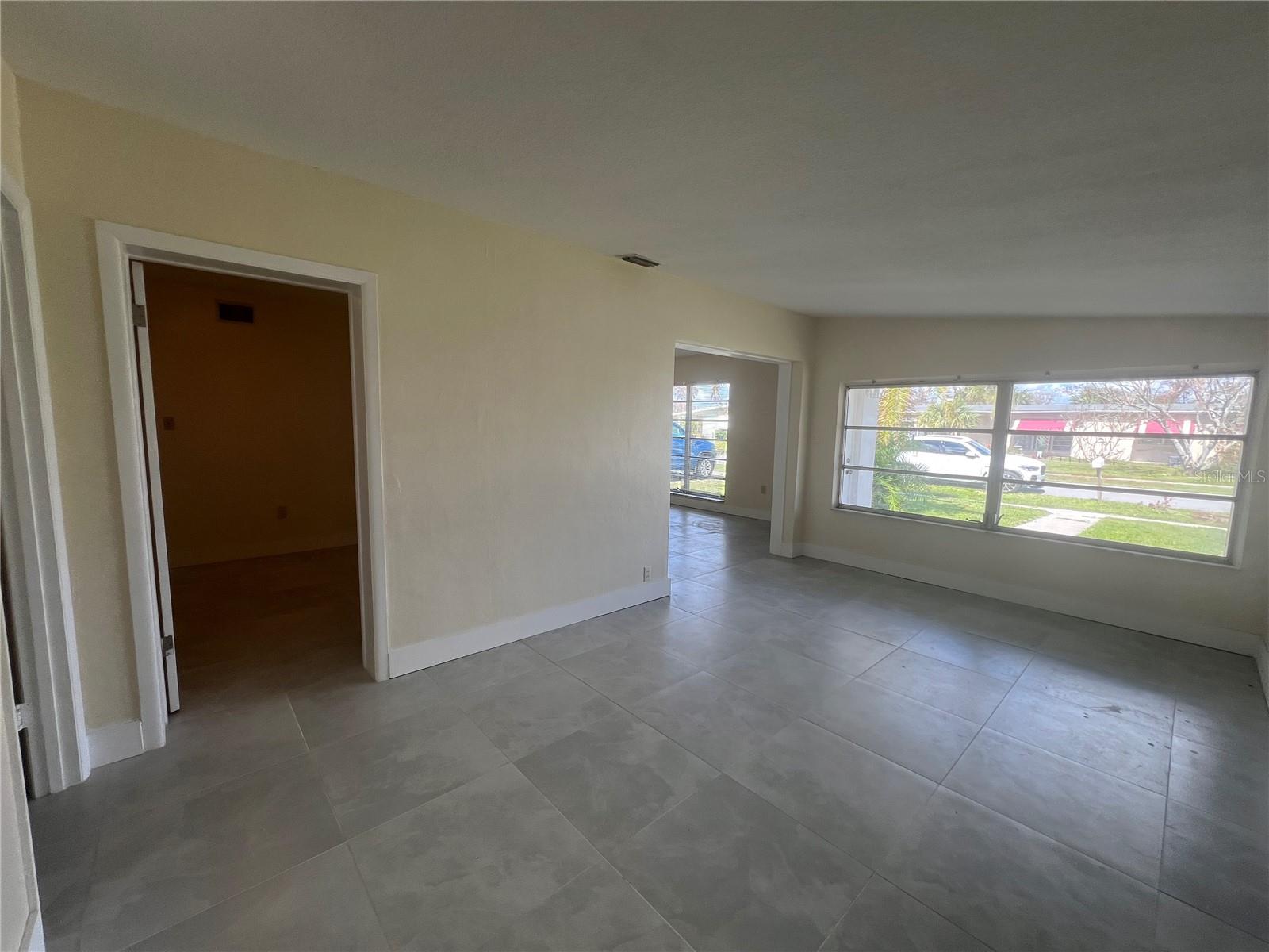 Image 13 of 30 For 21923 Buxton Avenue