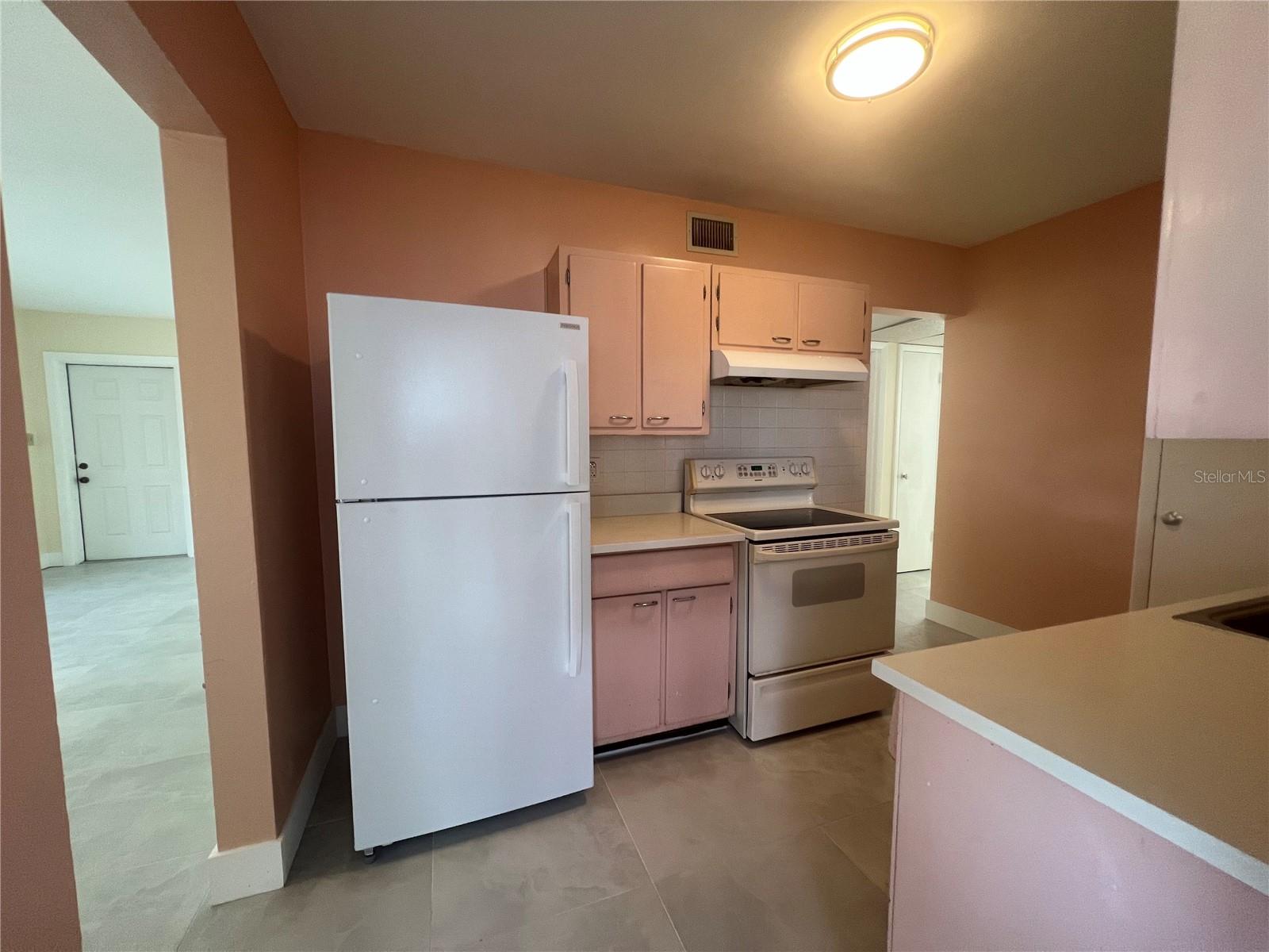 Image 4 of 30 For 21923 Buxton Avenue