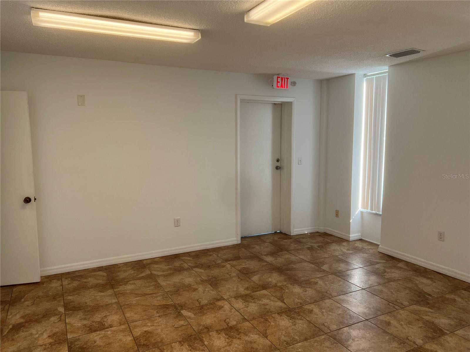 Image 10 of 13 For 1129 Tamiami Trail