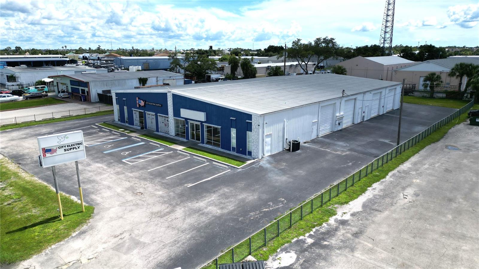 Image 2 of 13 For 1129 Tamiami Trail